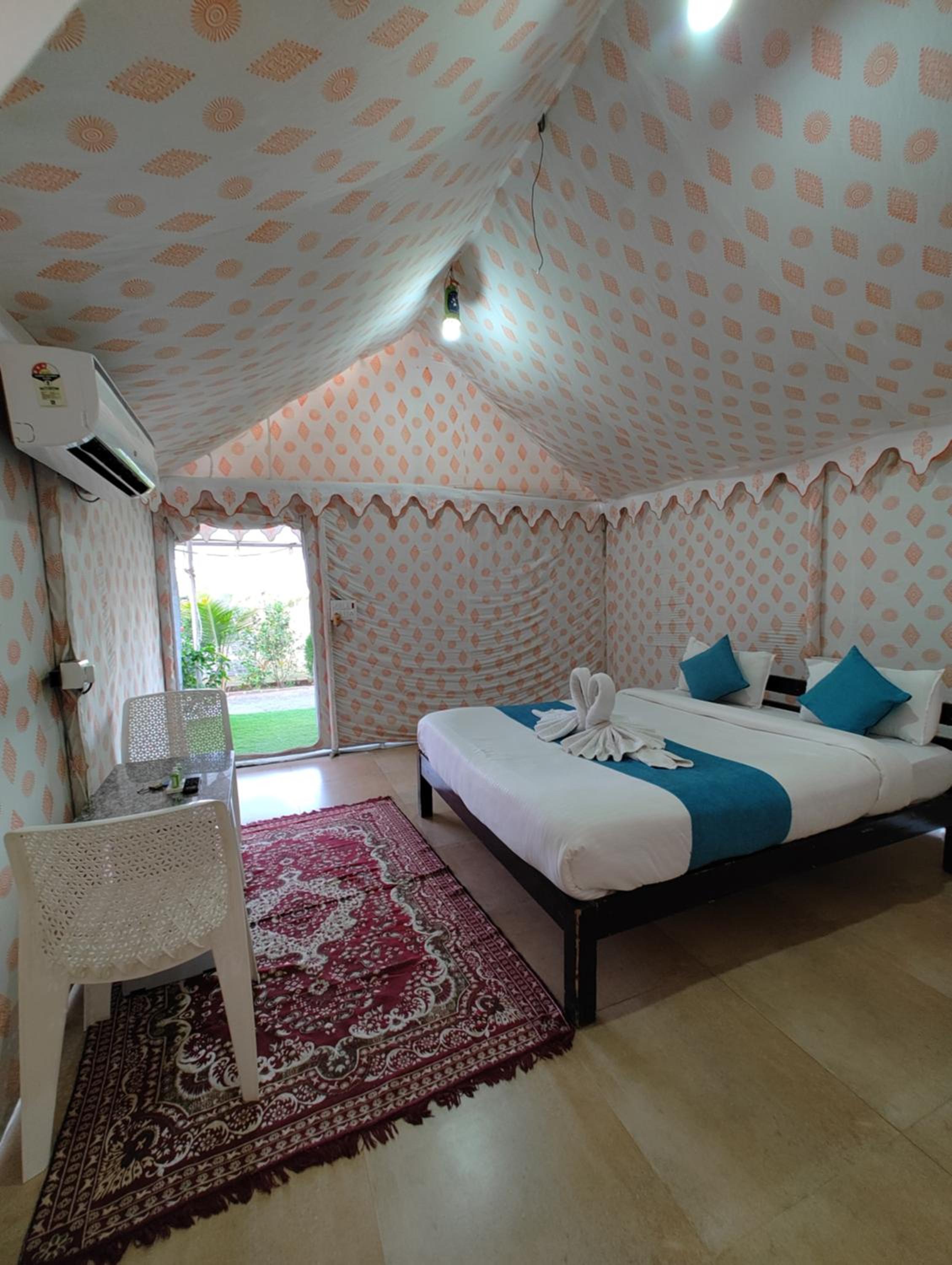 Tent - Photo 1