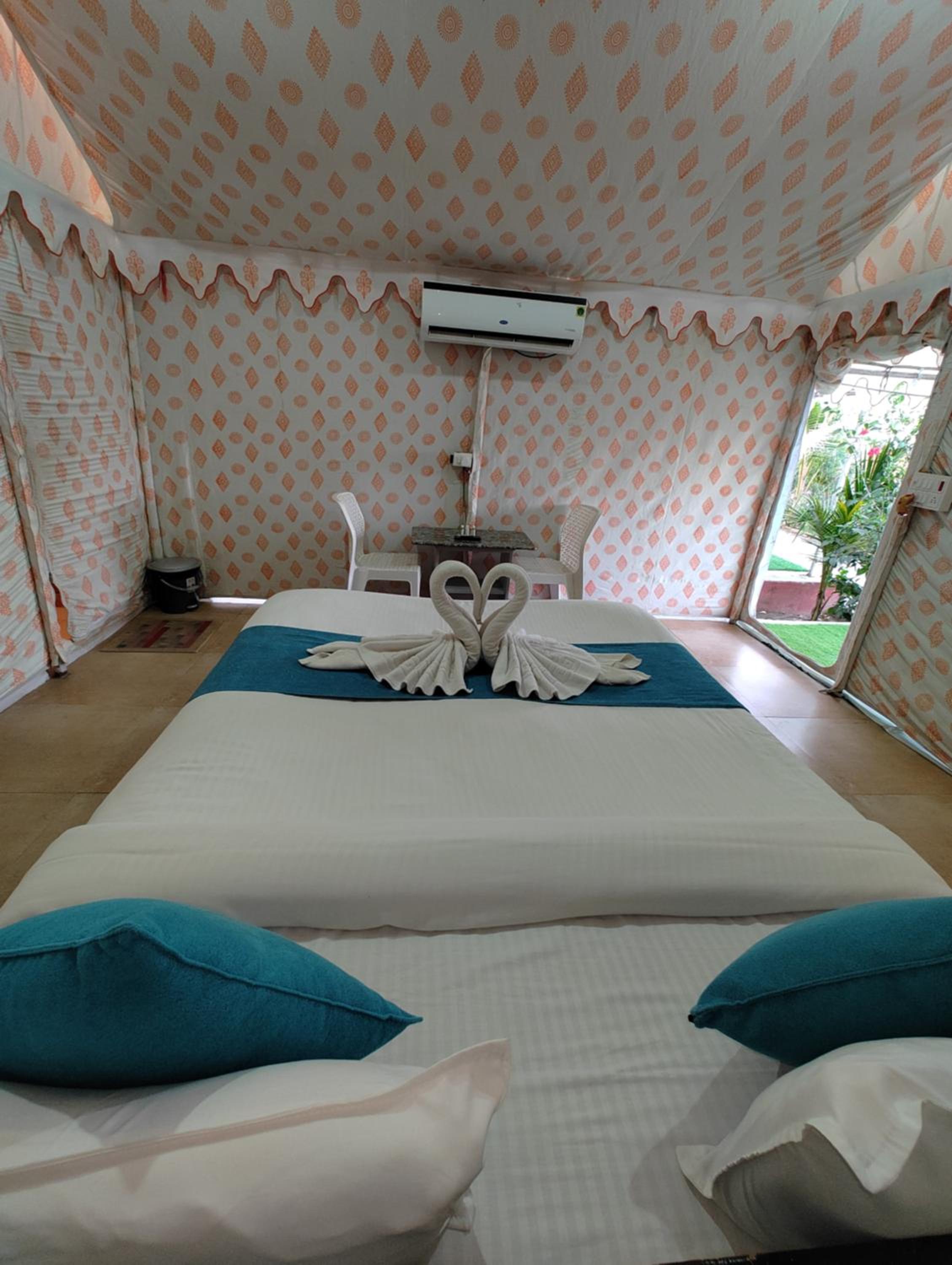 Tent - Photo 3
