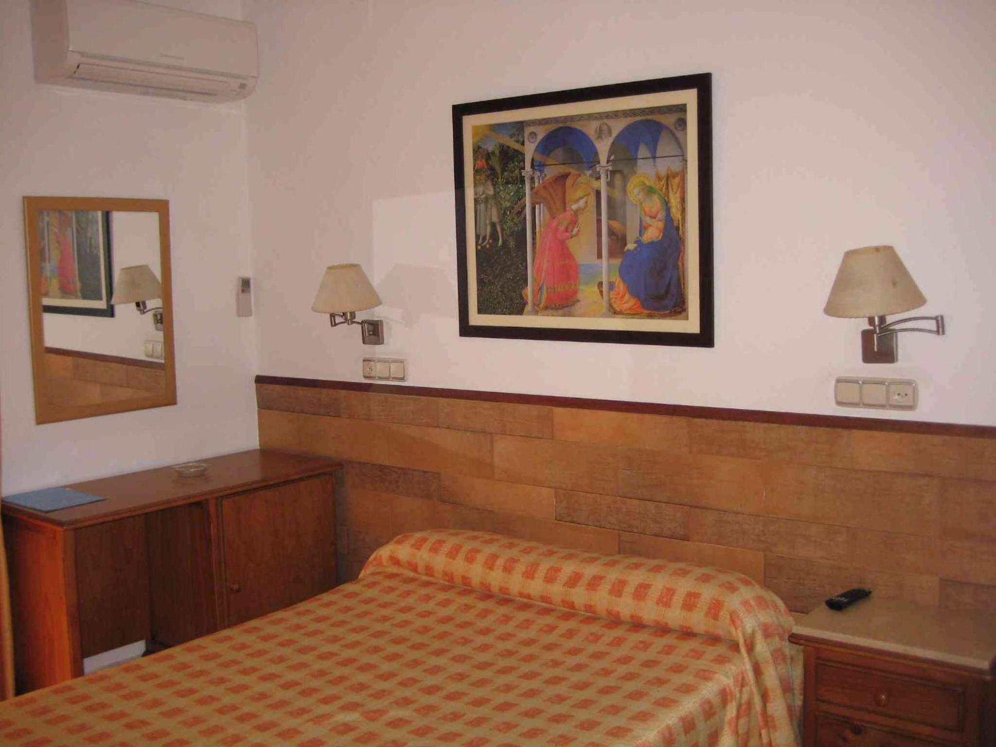 Single Room photo 2