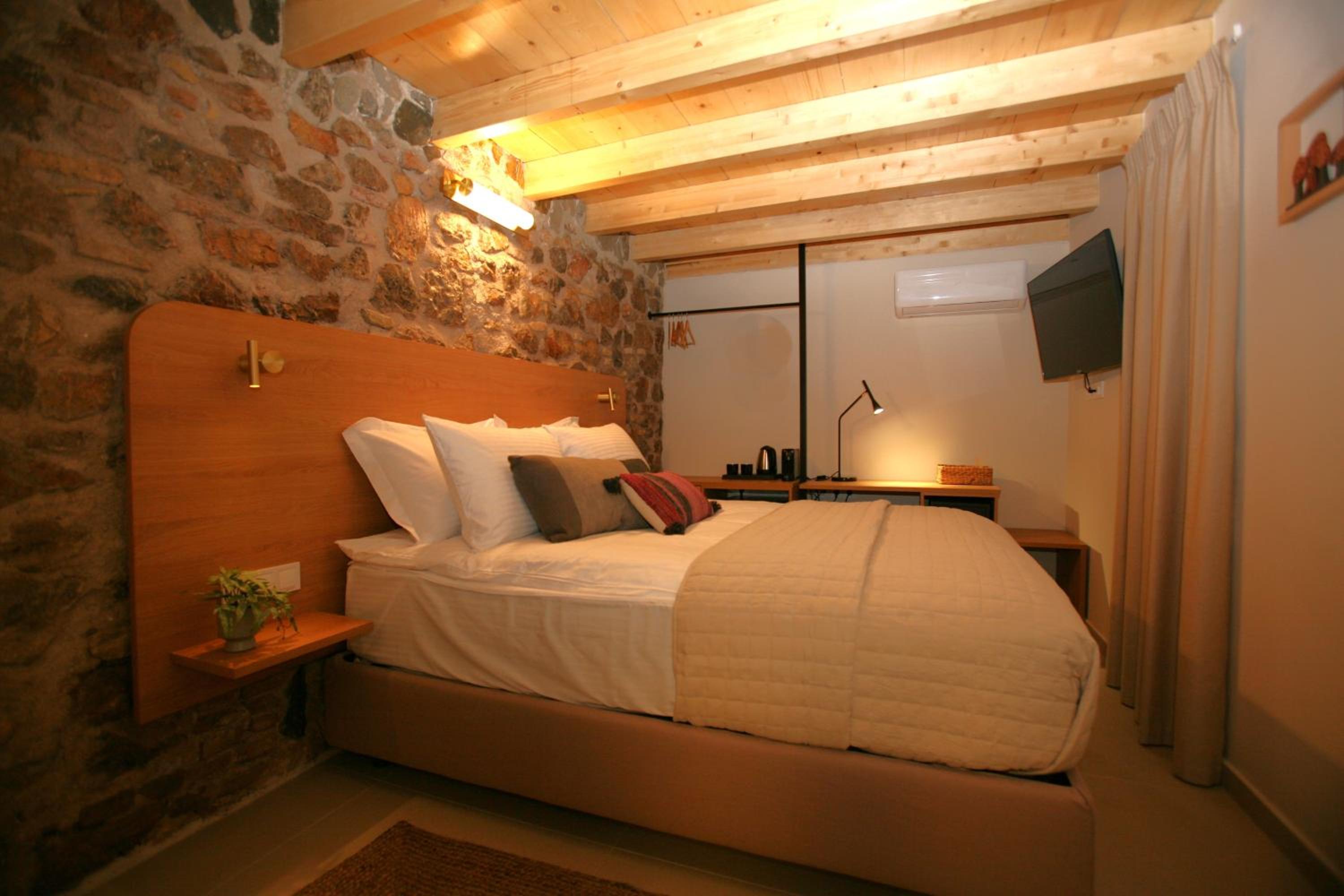 Standard Room photo 2