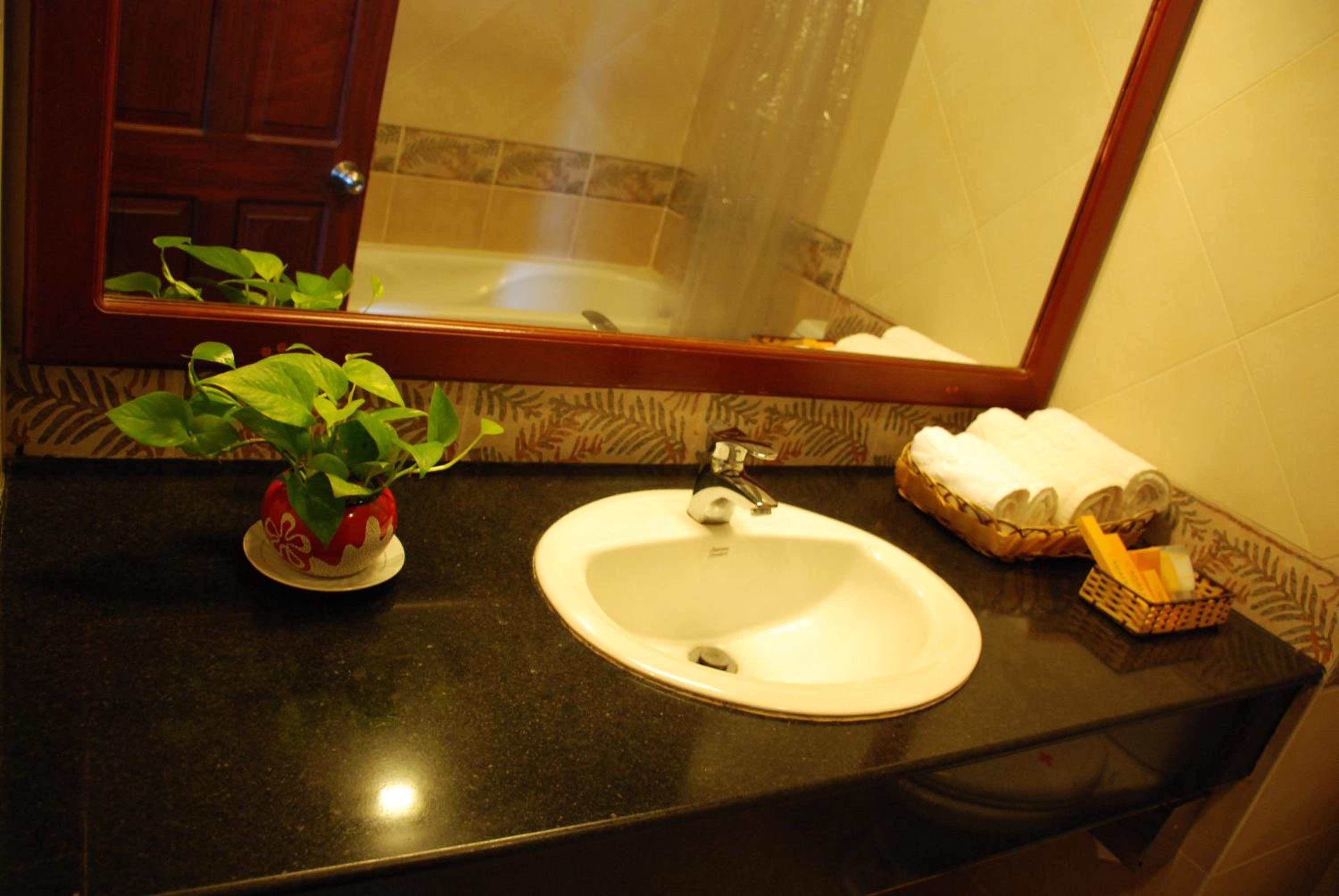 Superior Room with Garden View - Photo 3