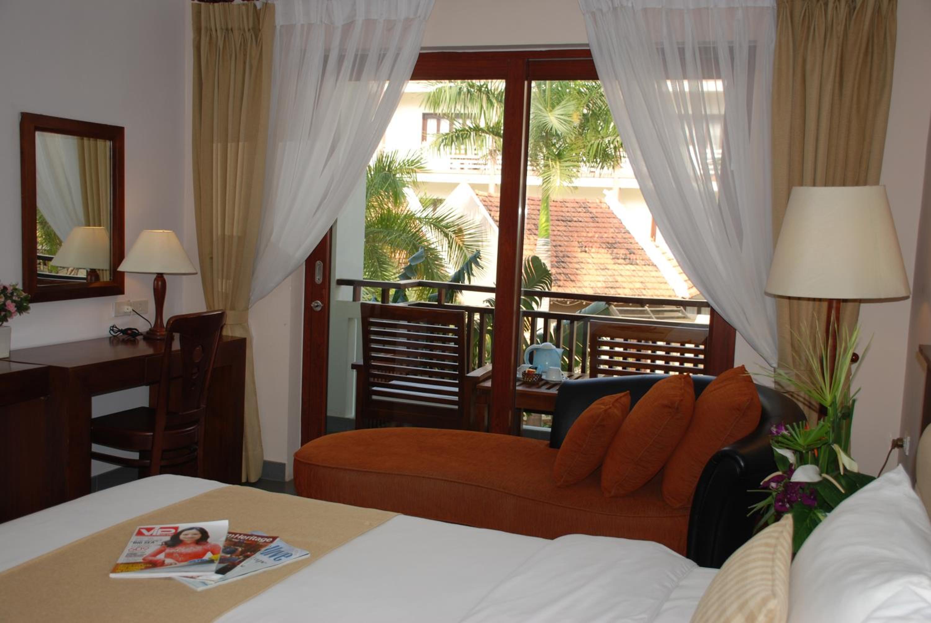 Deluxe Room with Garden View - Photo 6