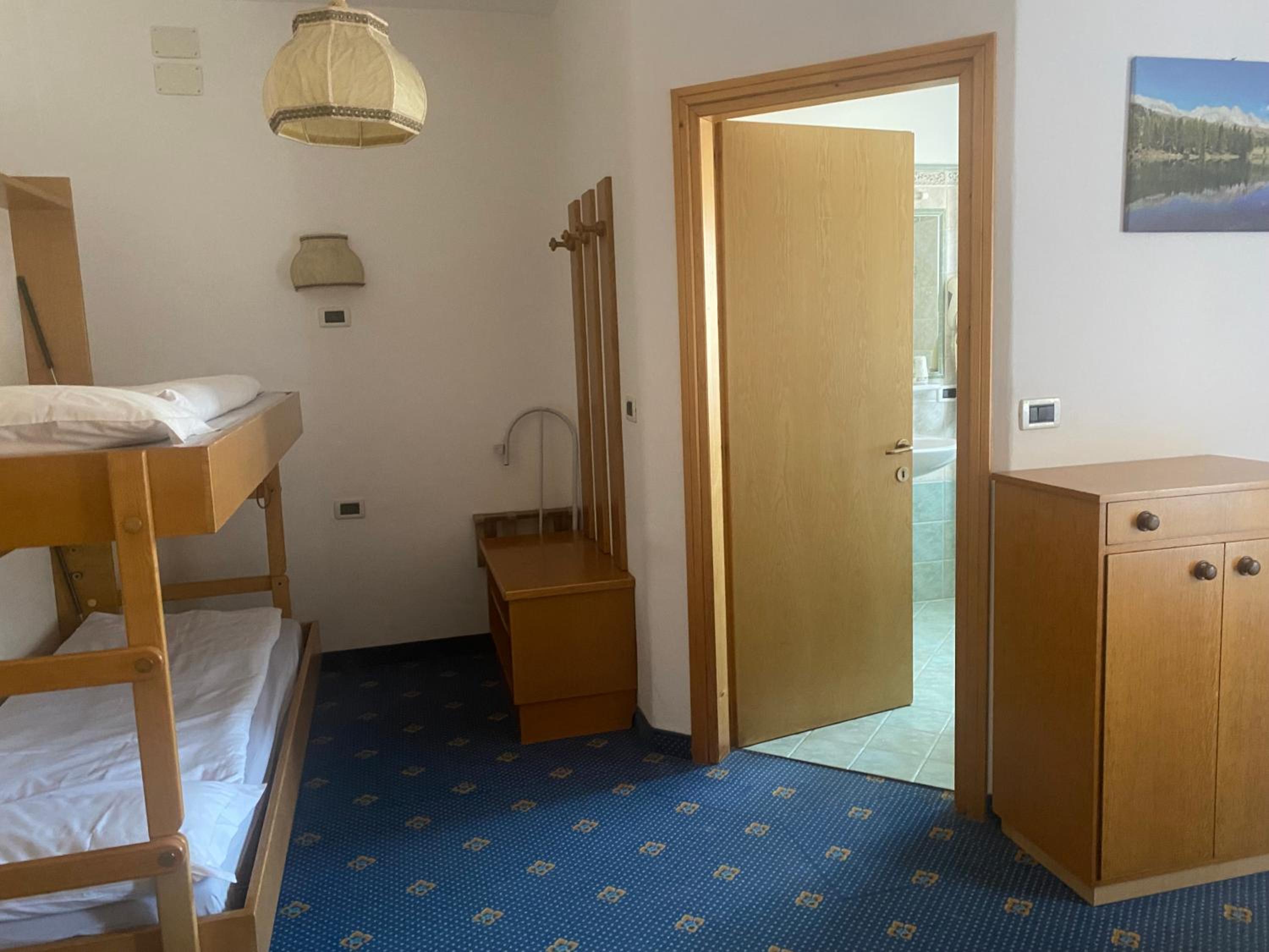 Quadruple Room With Balcony photo 2