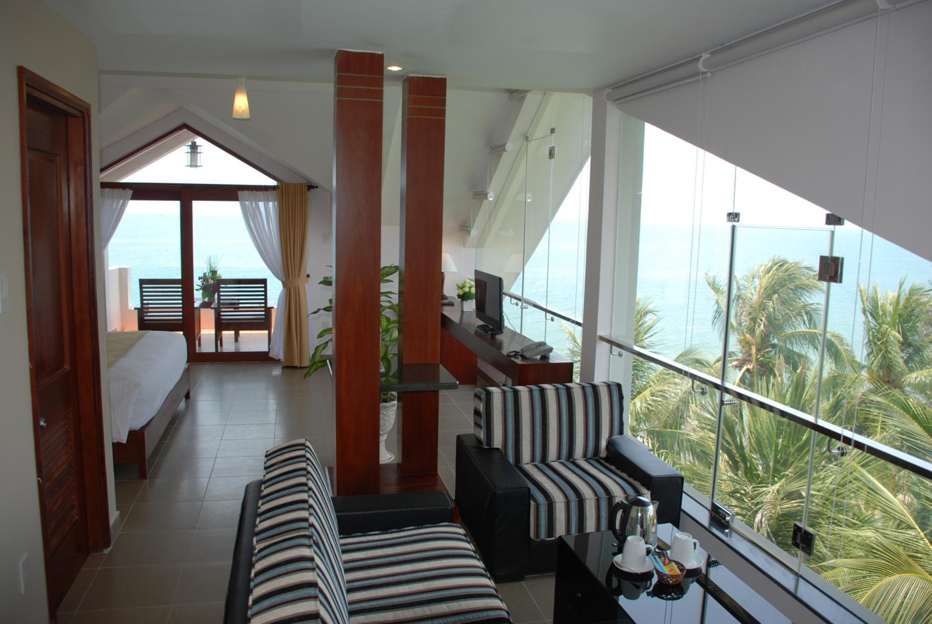 King Suite with Sea View - Photo 9