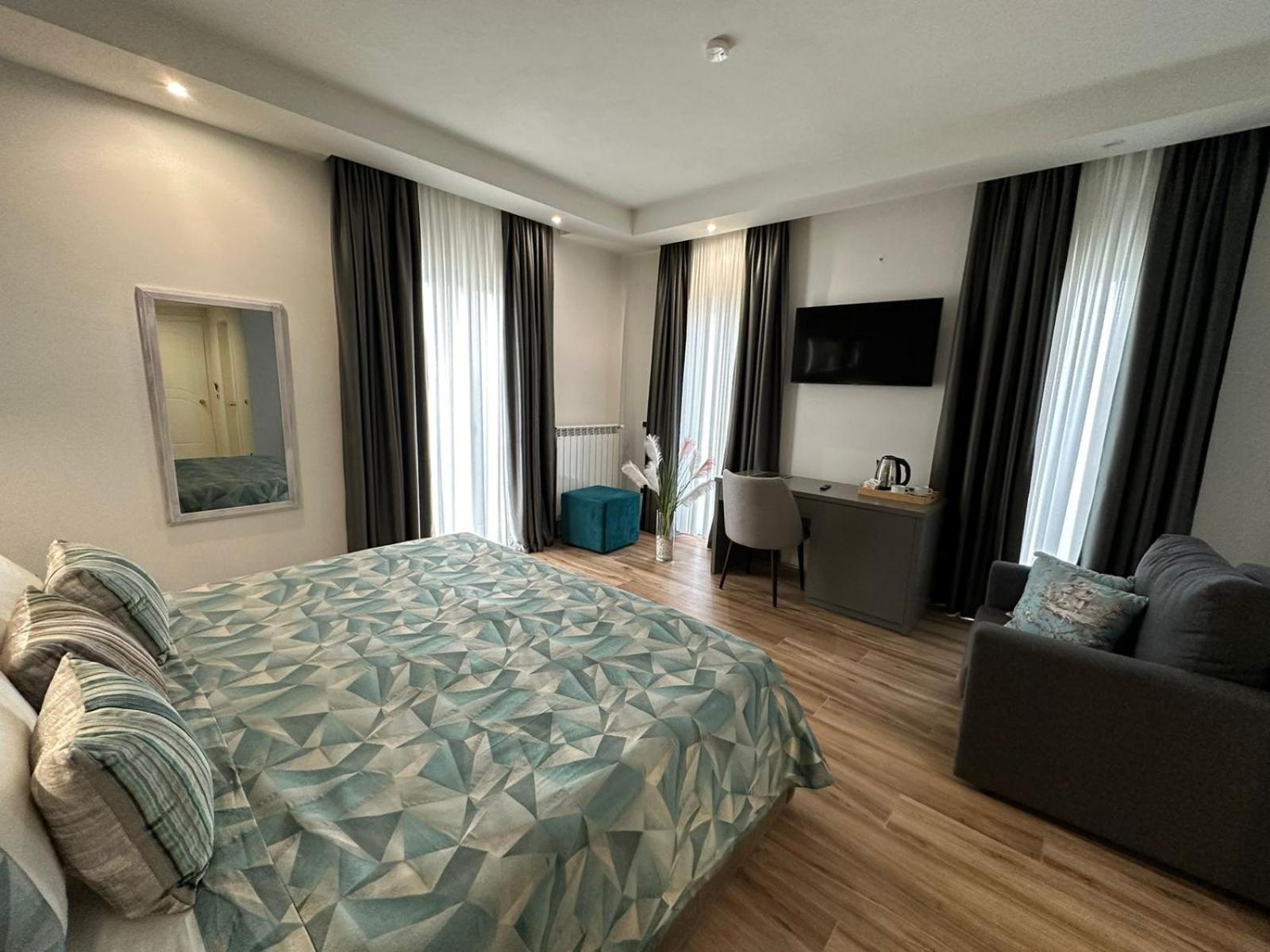 Double or Twin Room photo 3