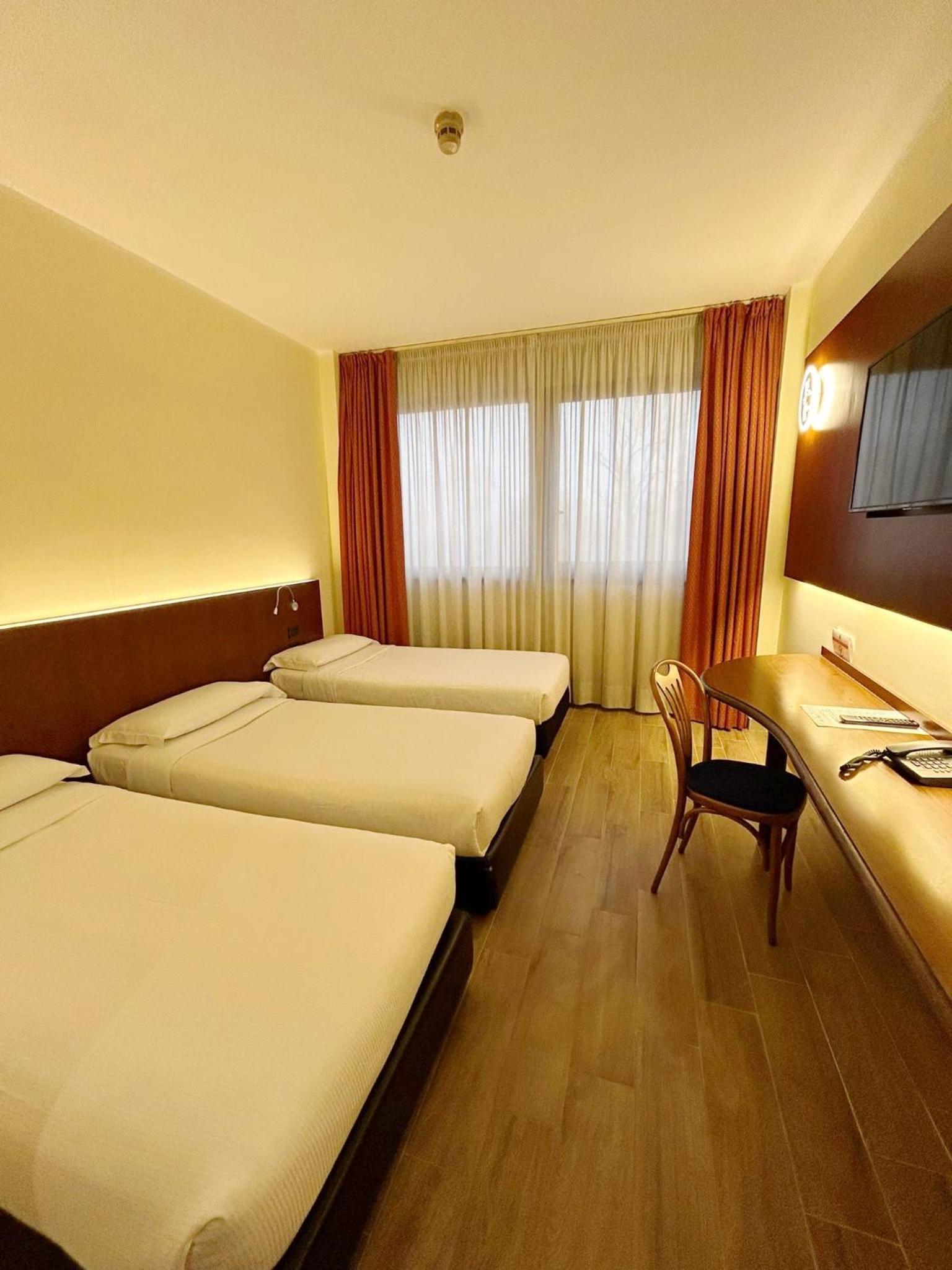 Triple Room - Photo 1