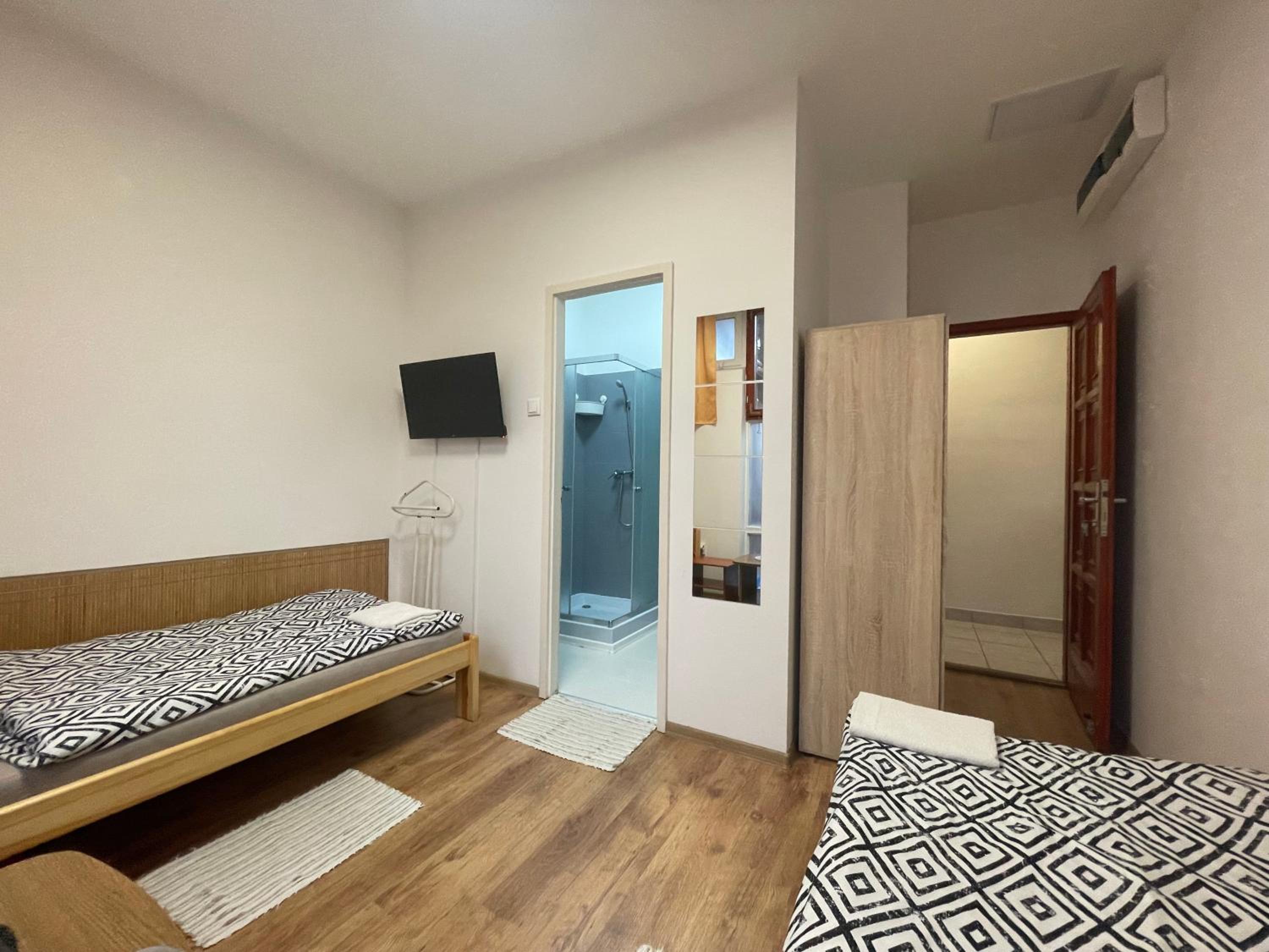 Double Room with Private Bathroom photo 1