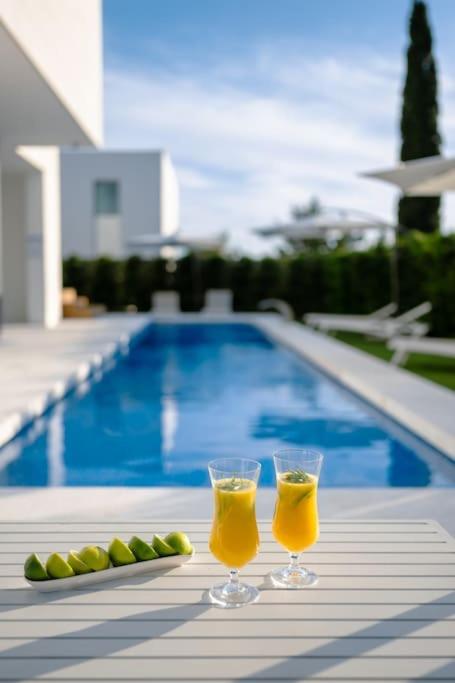 Villa photo 2