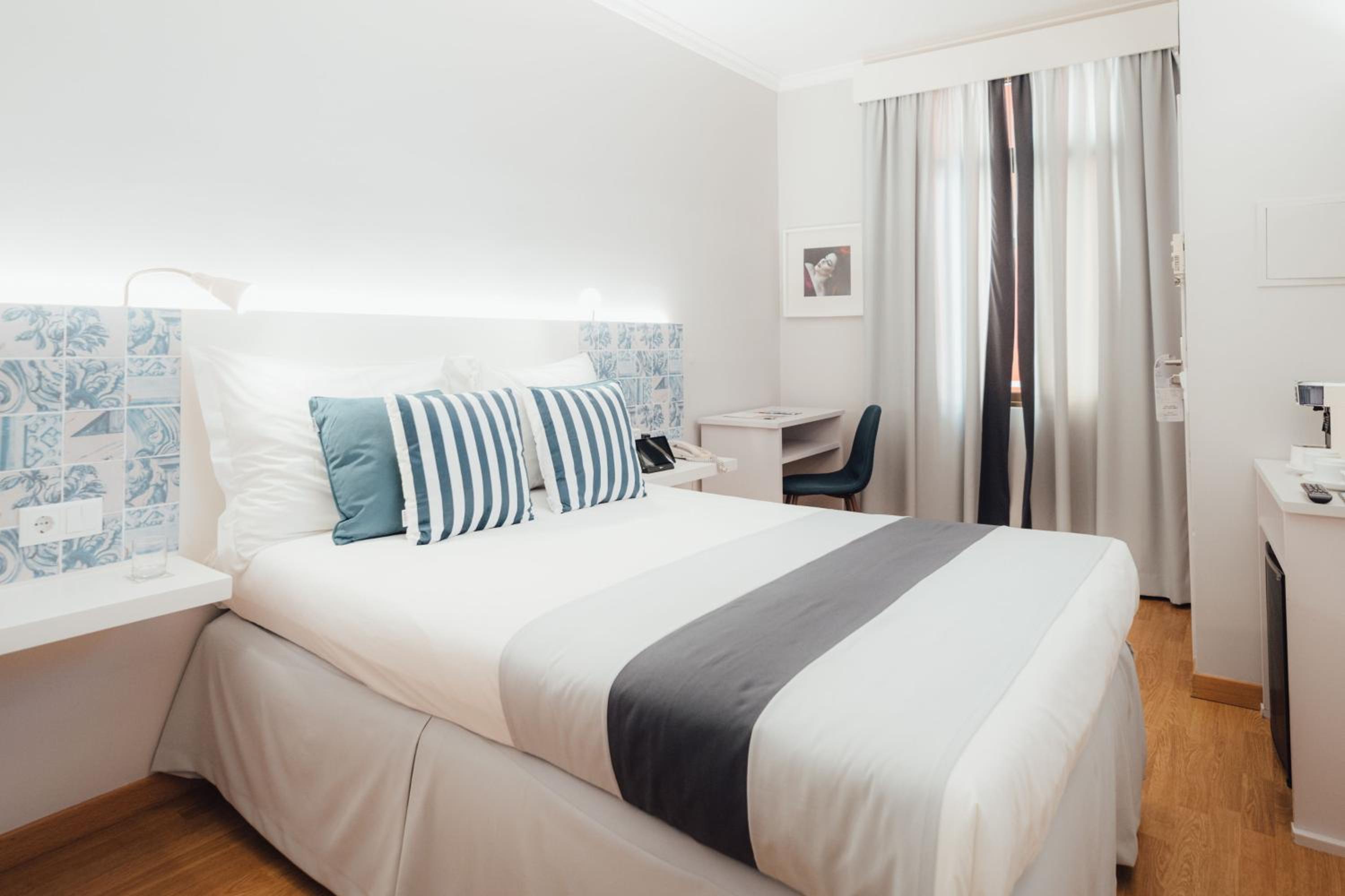 Small Single Room photo 3