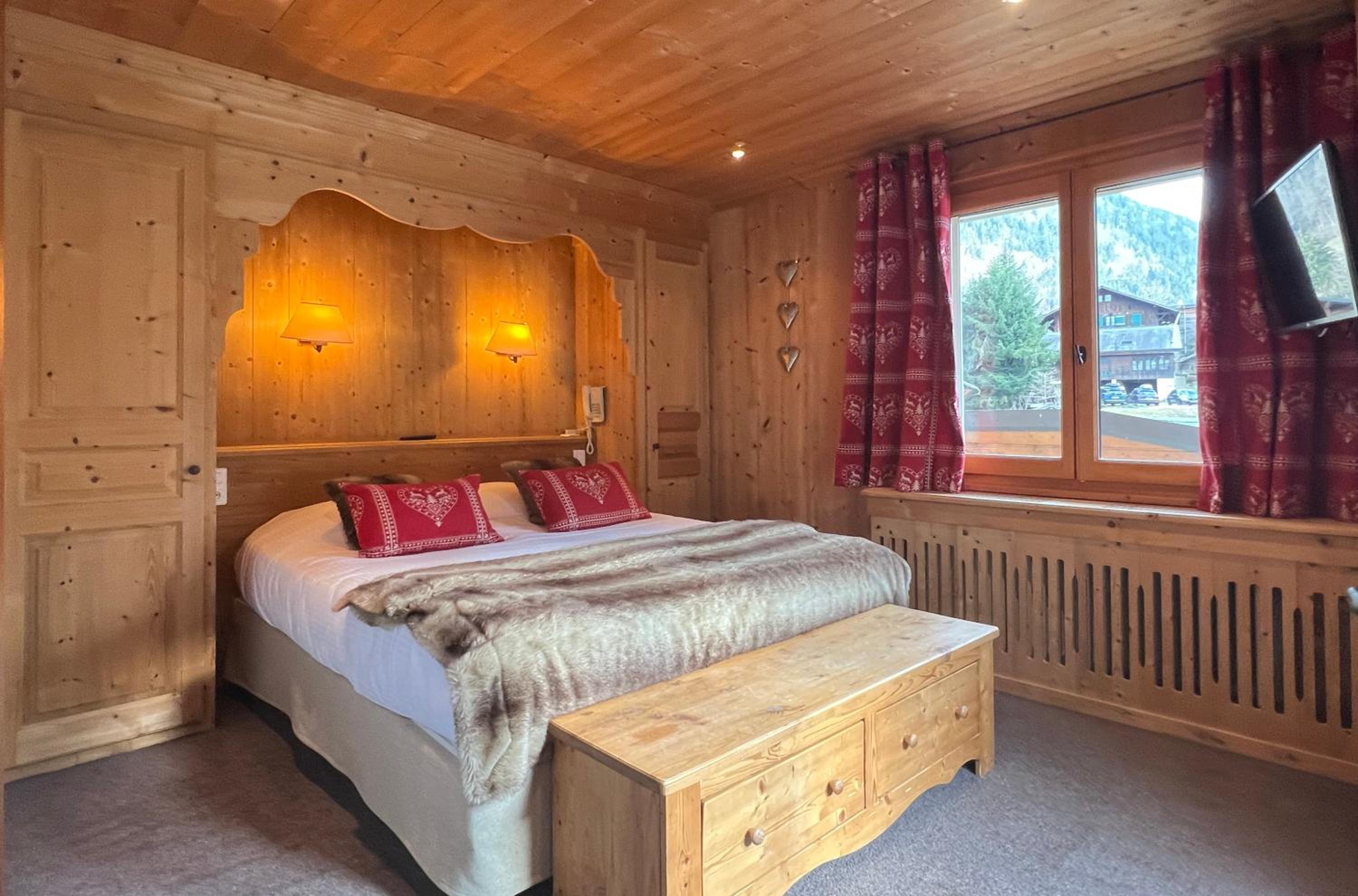 Family Suite with Mountain View photo 1