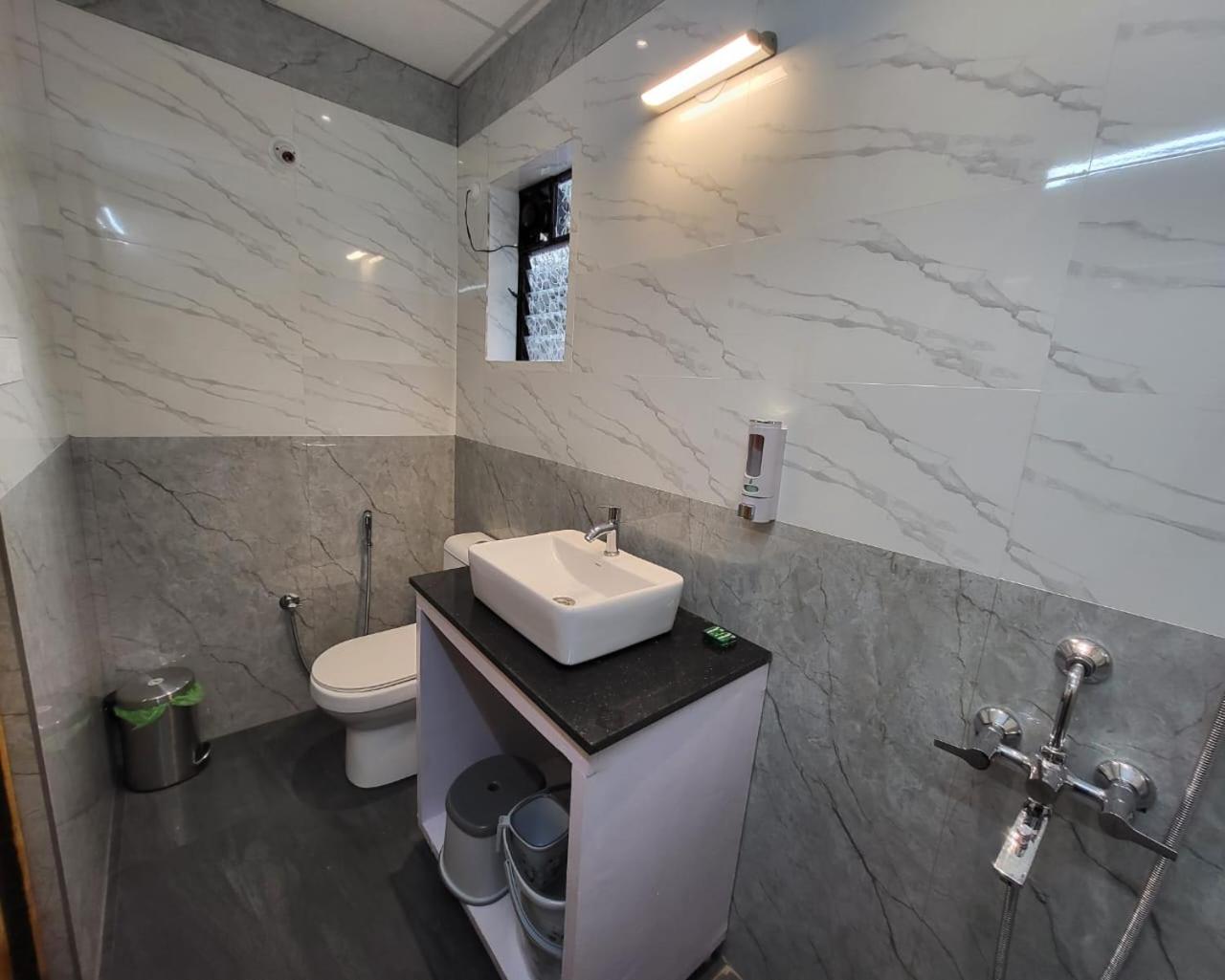 Deluxe Double Room with Balcony photo 2