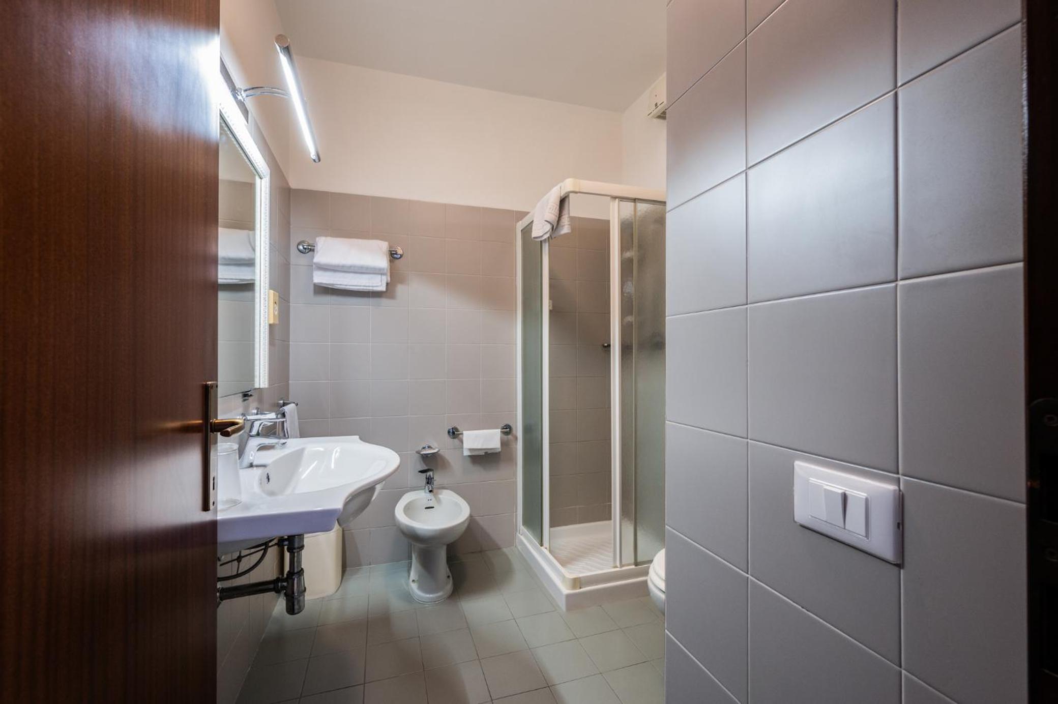 Comfort Double or Twin Room - Photo 12