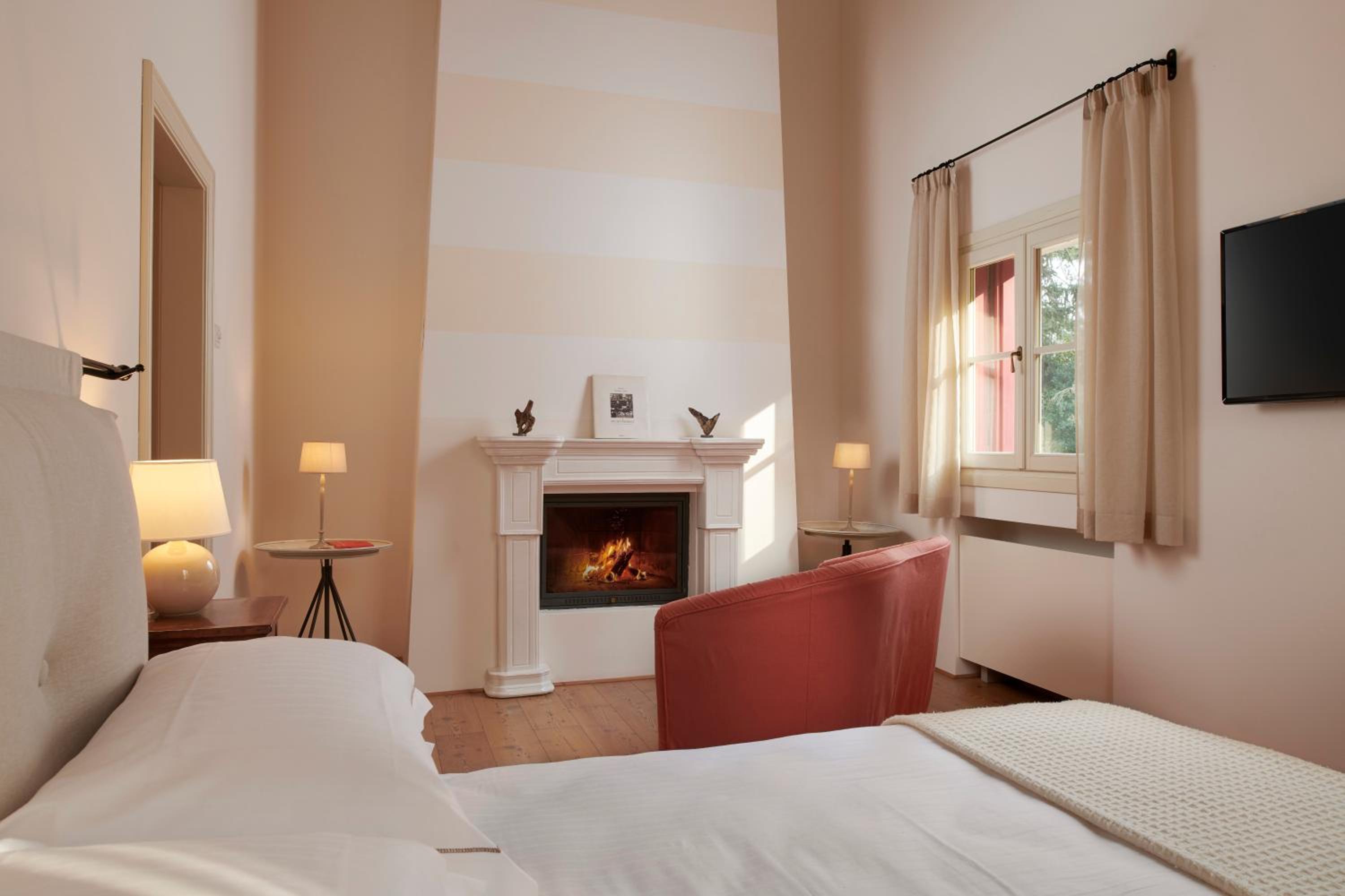Deluxe Double or Twin Room - Photo 4