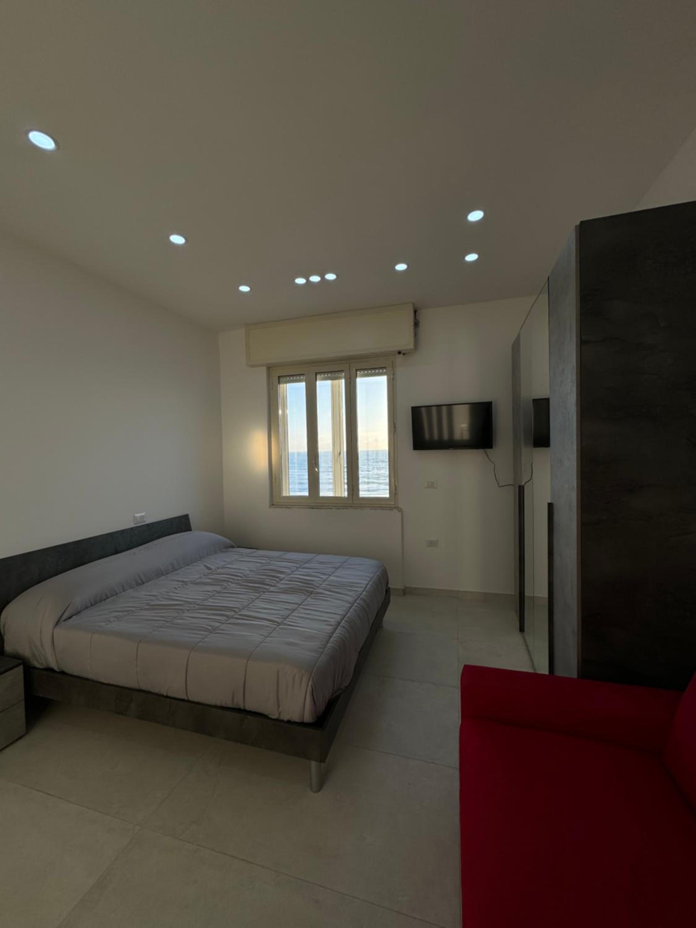 One-Bedroom House photo 1