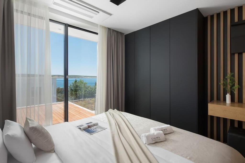 Villa photo 1
