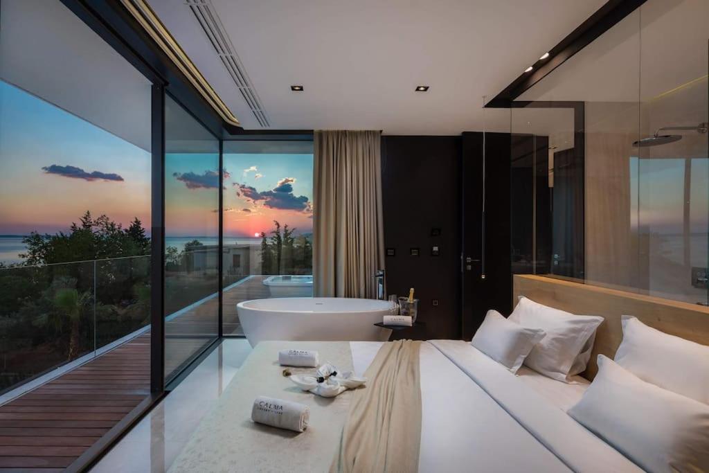 Villa photo 3