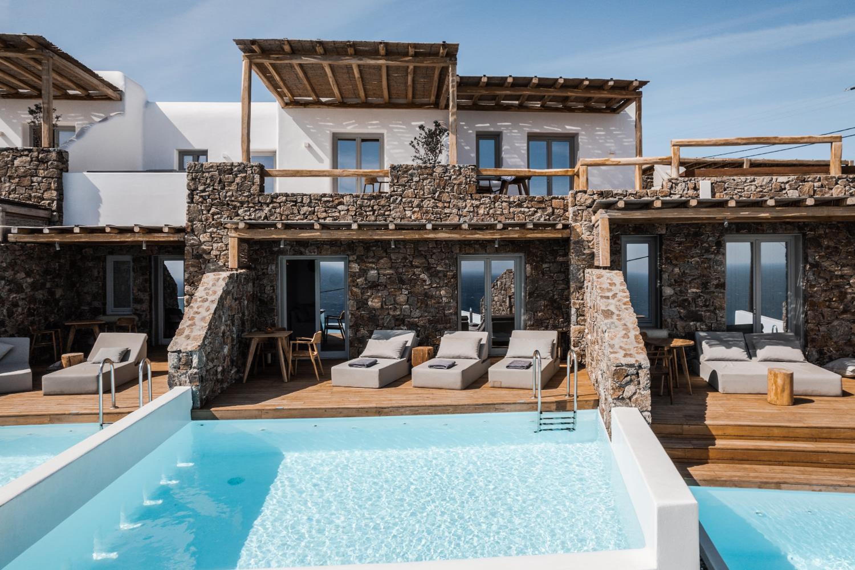Alissachni Golden Suite with Private Pool & Sea View