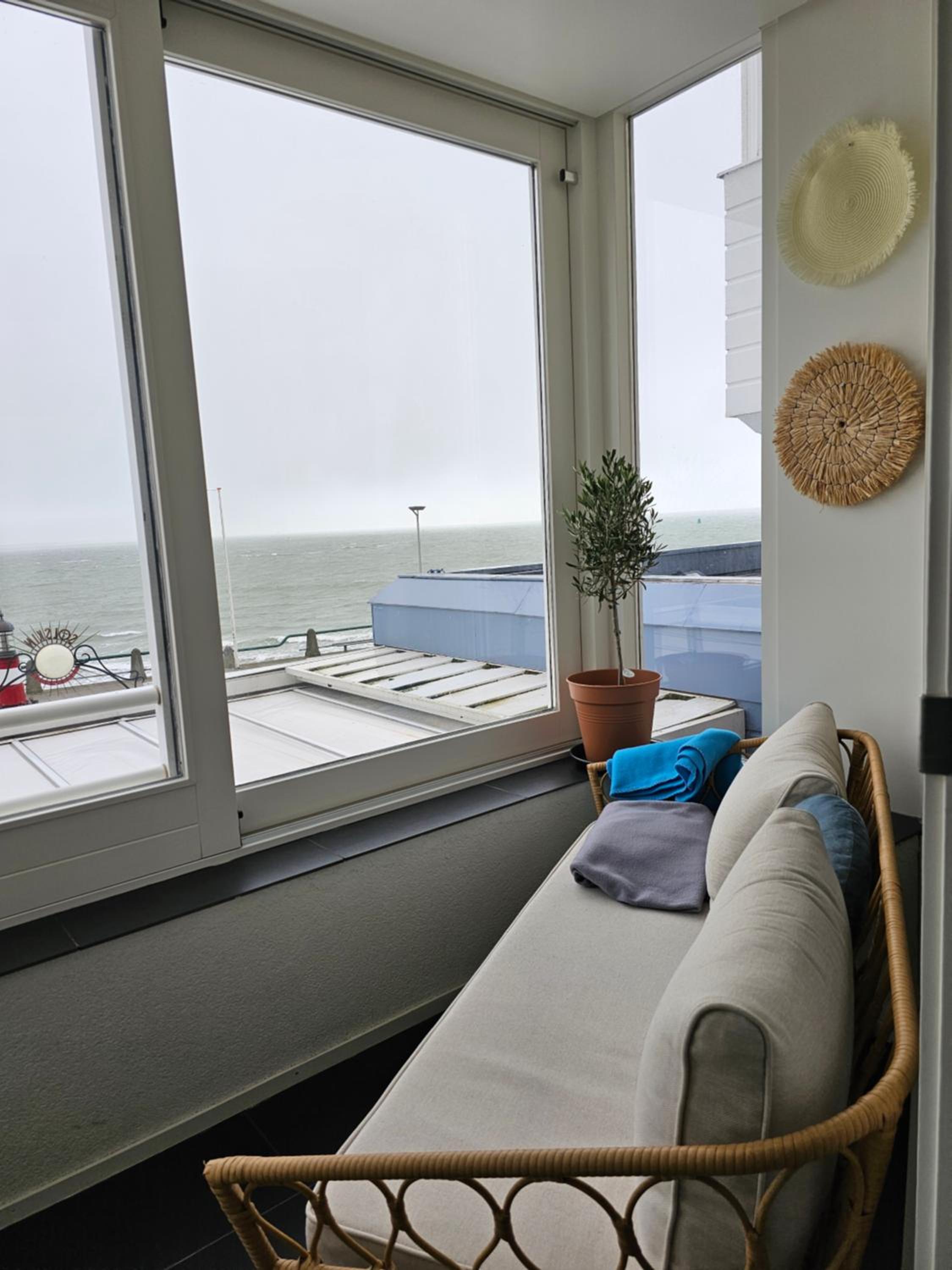 Deluxe Twin Room with Sea View with Balcony or Loggia  - Photo 7