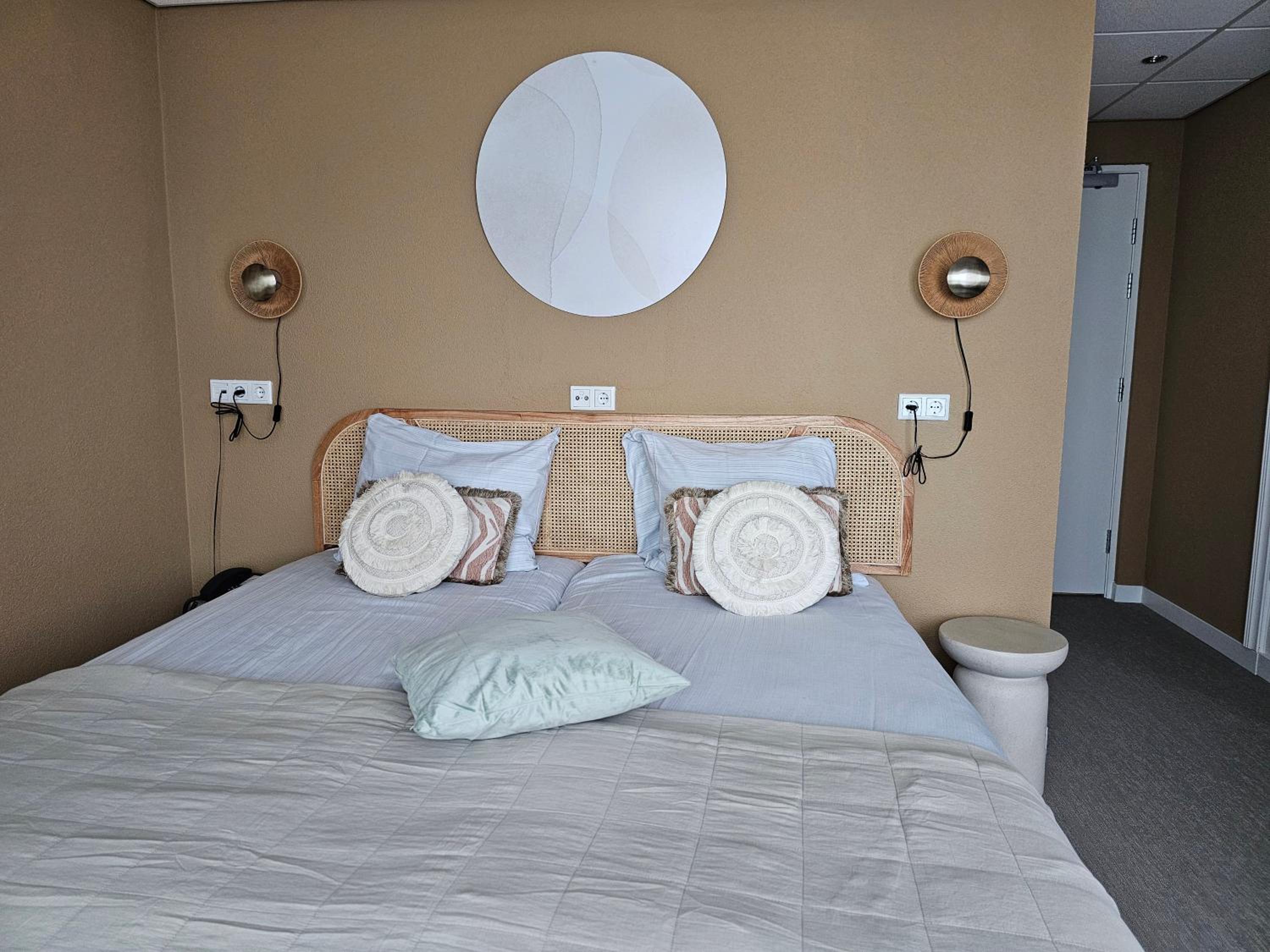 Deluxe Twin Room with Sea View with Balcony or Loggia  - Photo 6