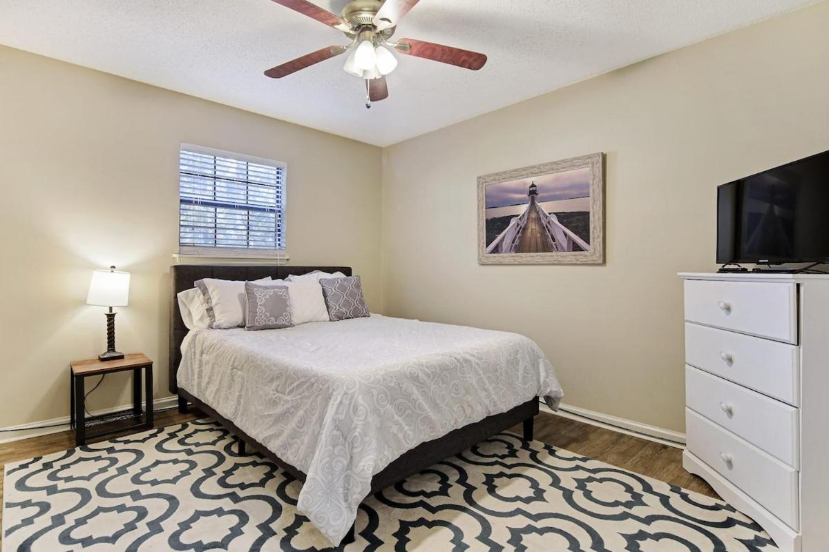 Family Room photo 2