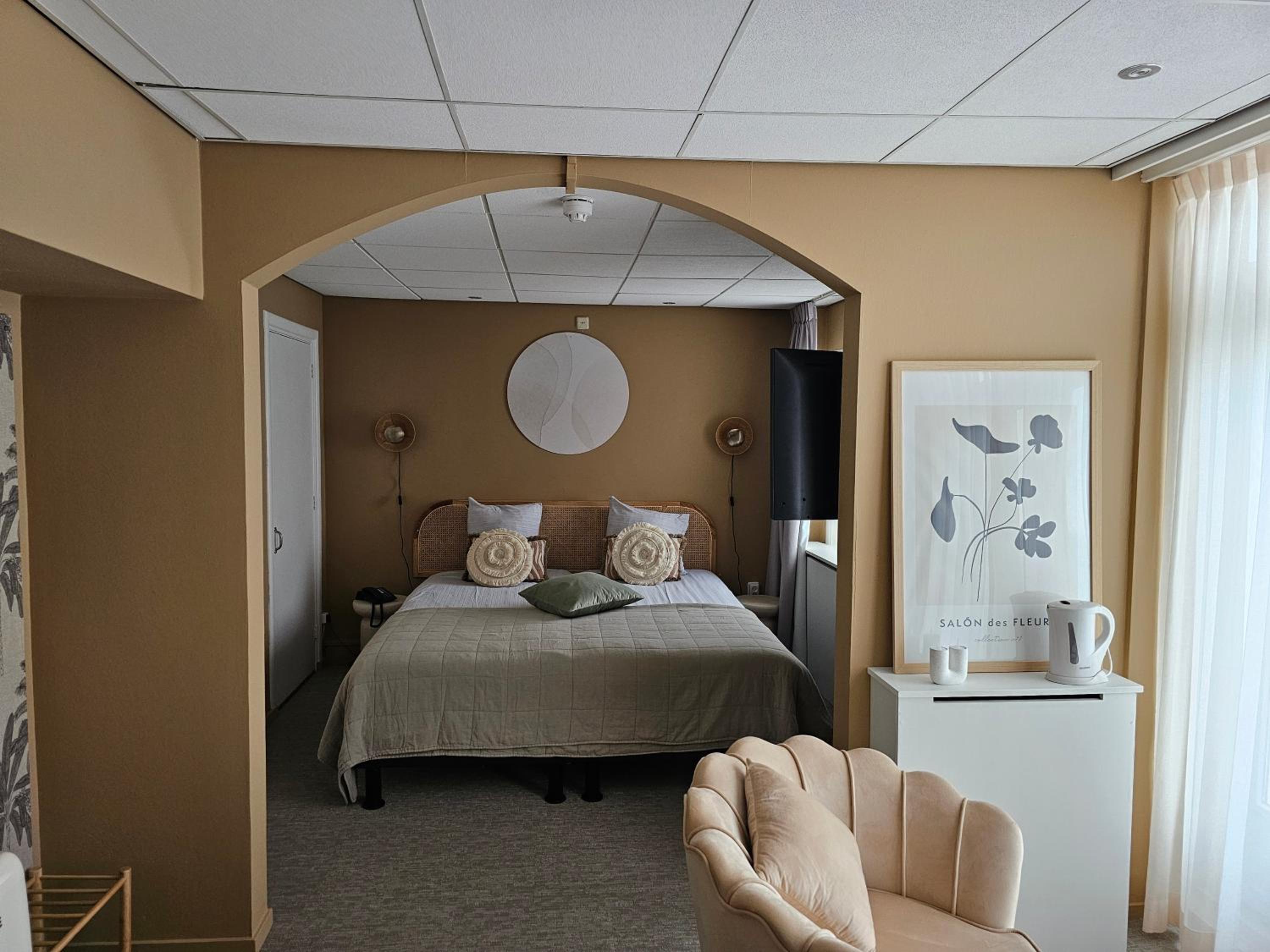 Deluxe Twin Room with Sea View with Balcony or Loggia  - Photo 8