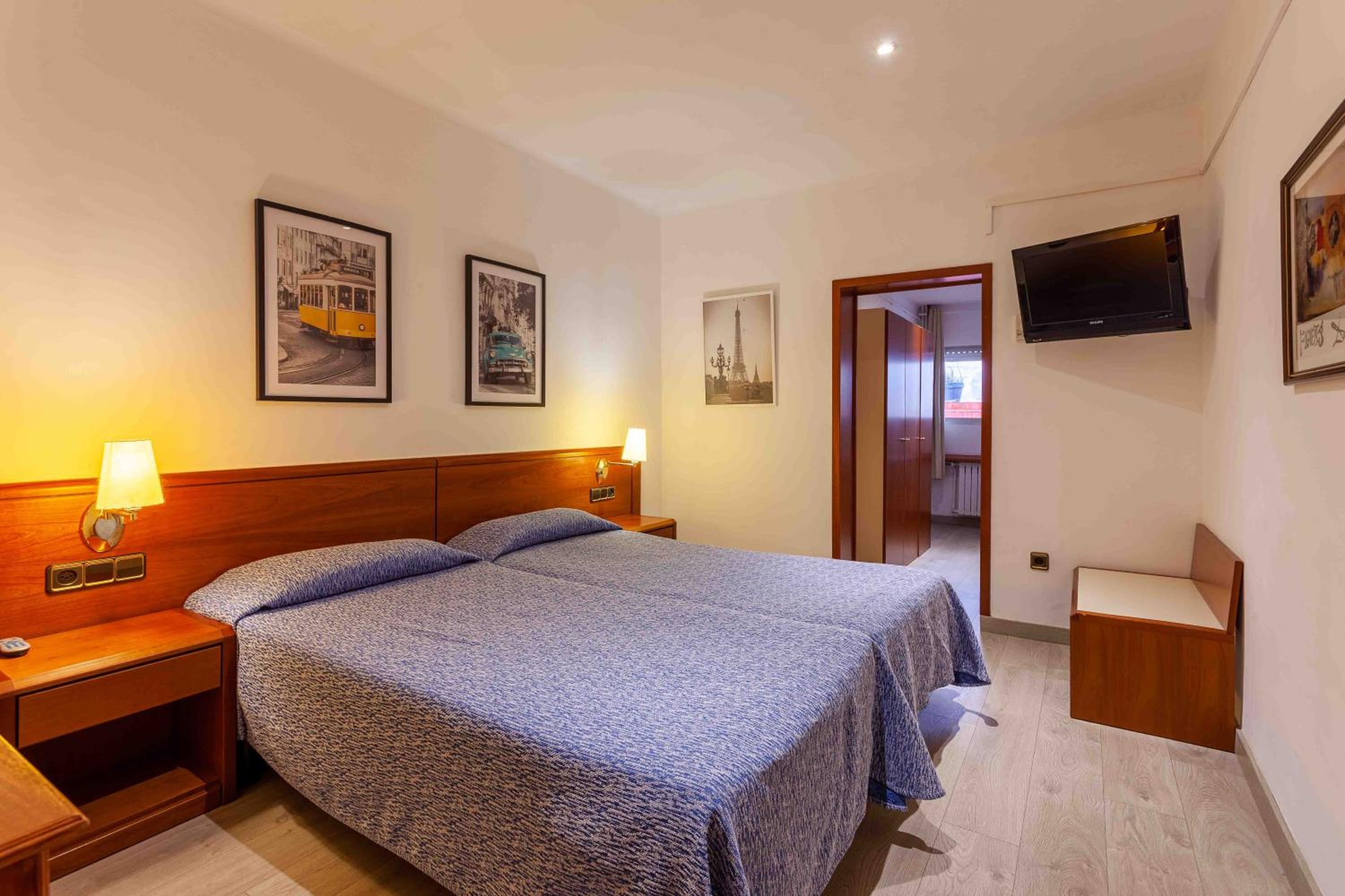Standard Double Room photo 3