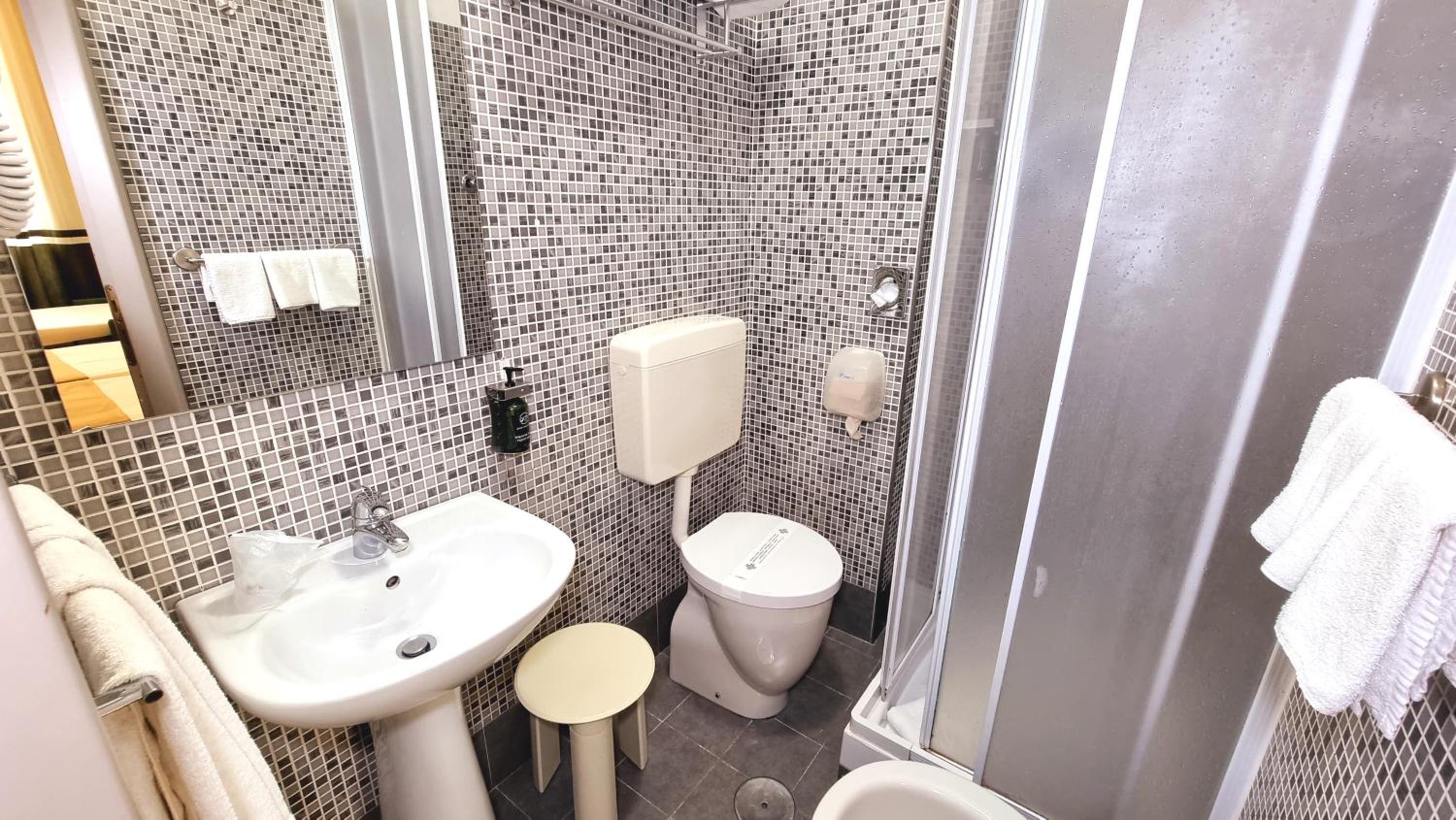 Triple Room - Photo 8