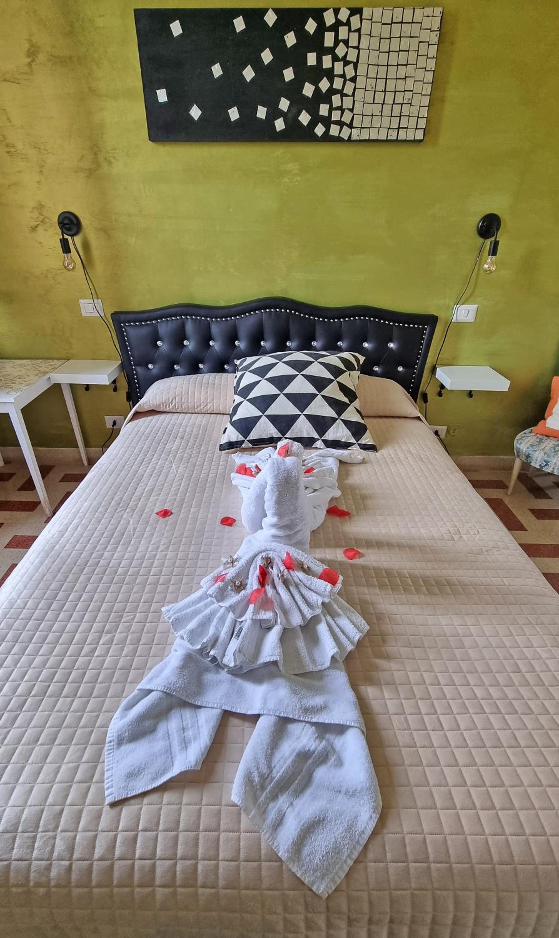 Double Room with Private External Bathroom photo 1
