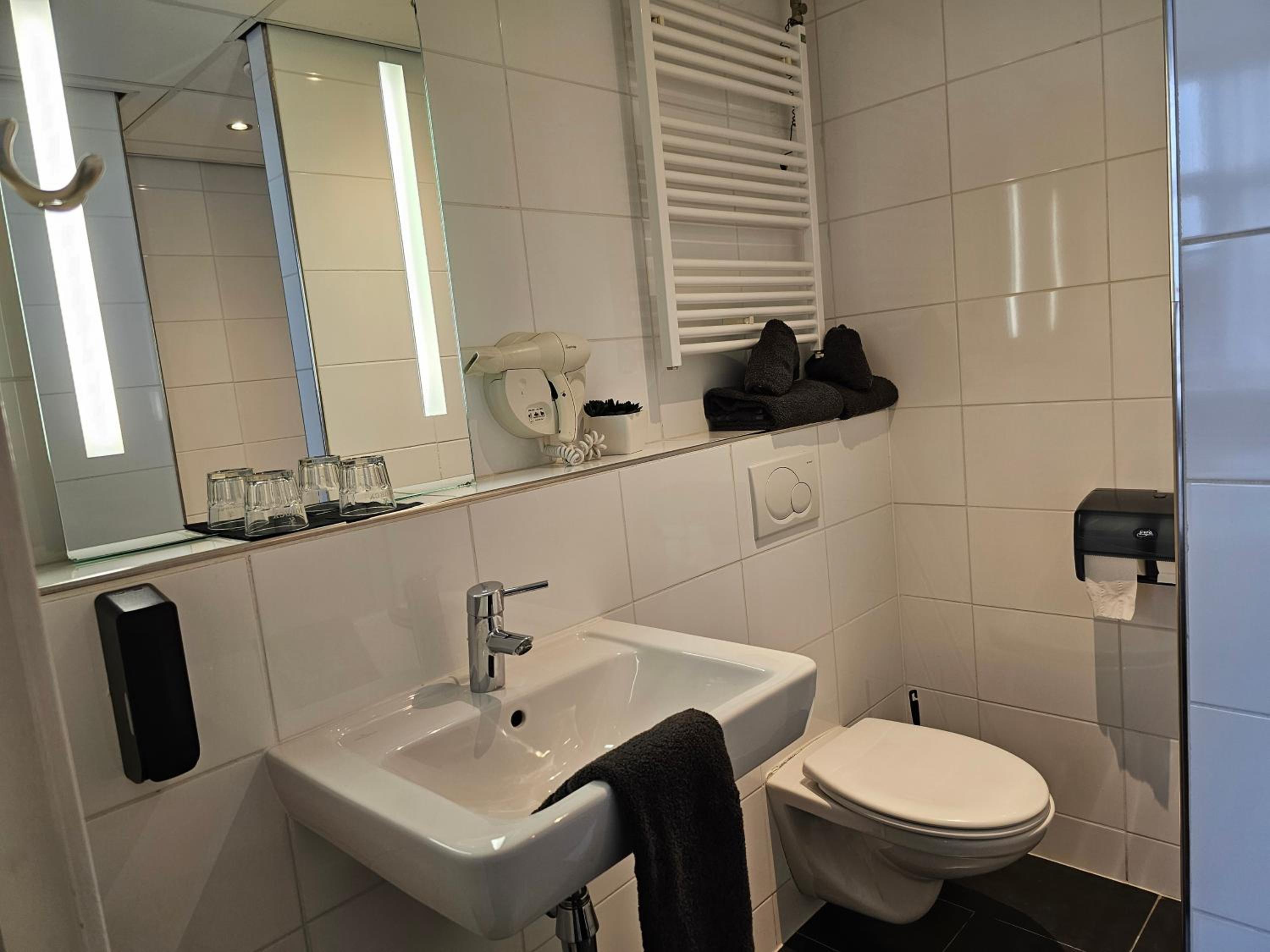 Deluxe Twin Room at The City Side with Elevator Access - Photo 4