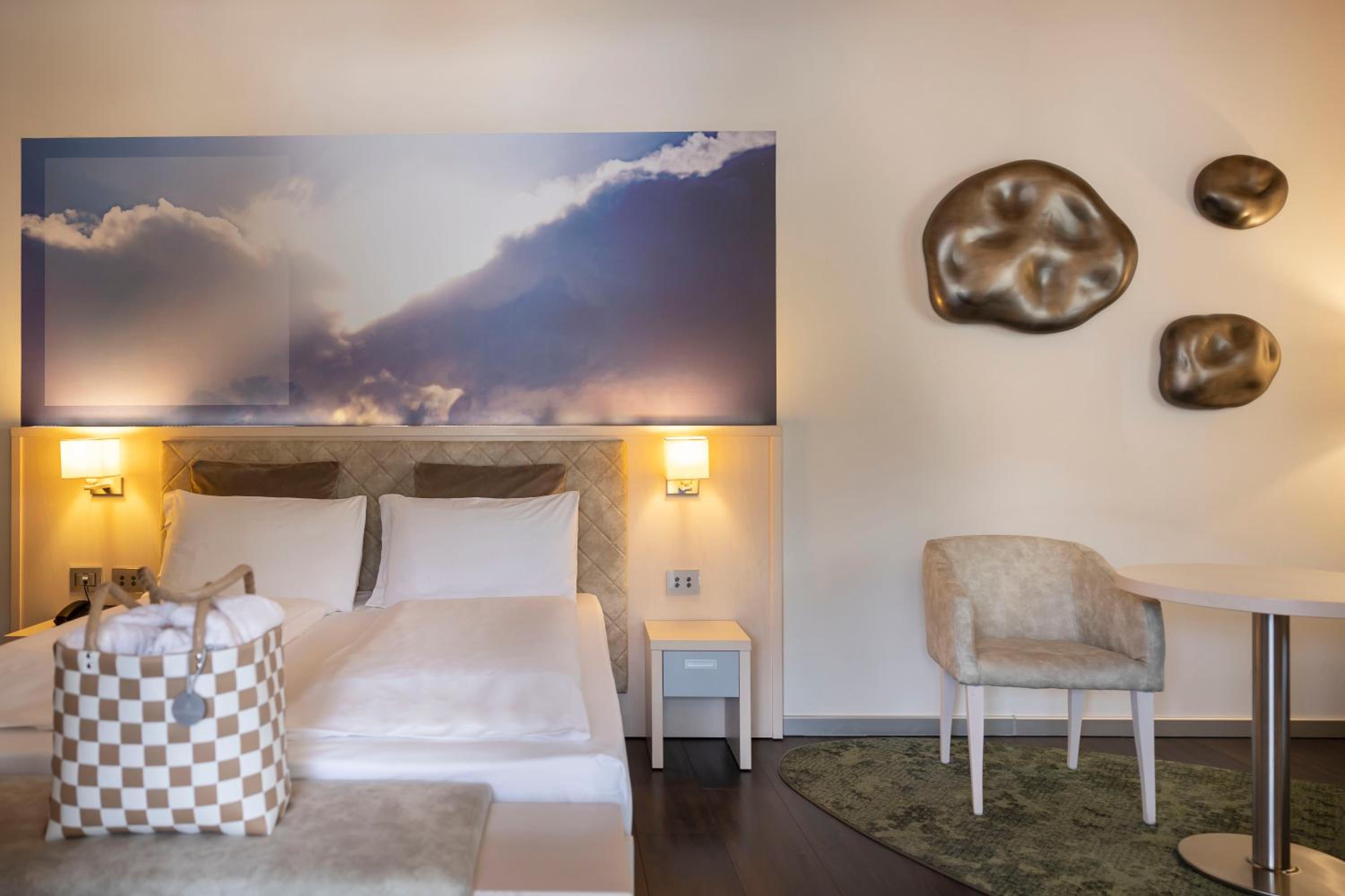 Superior Double or Twin Room - Photo 5