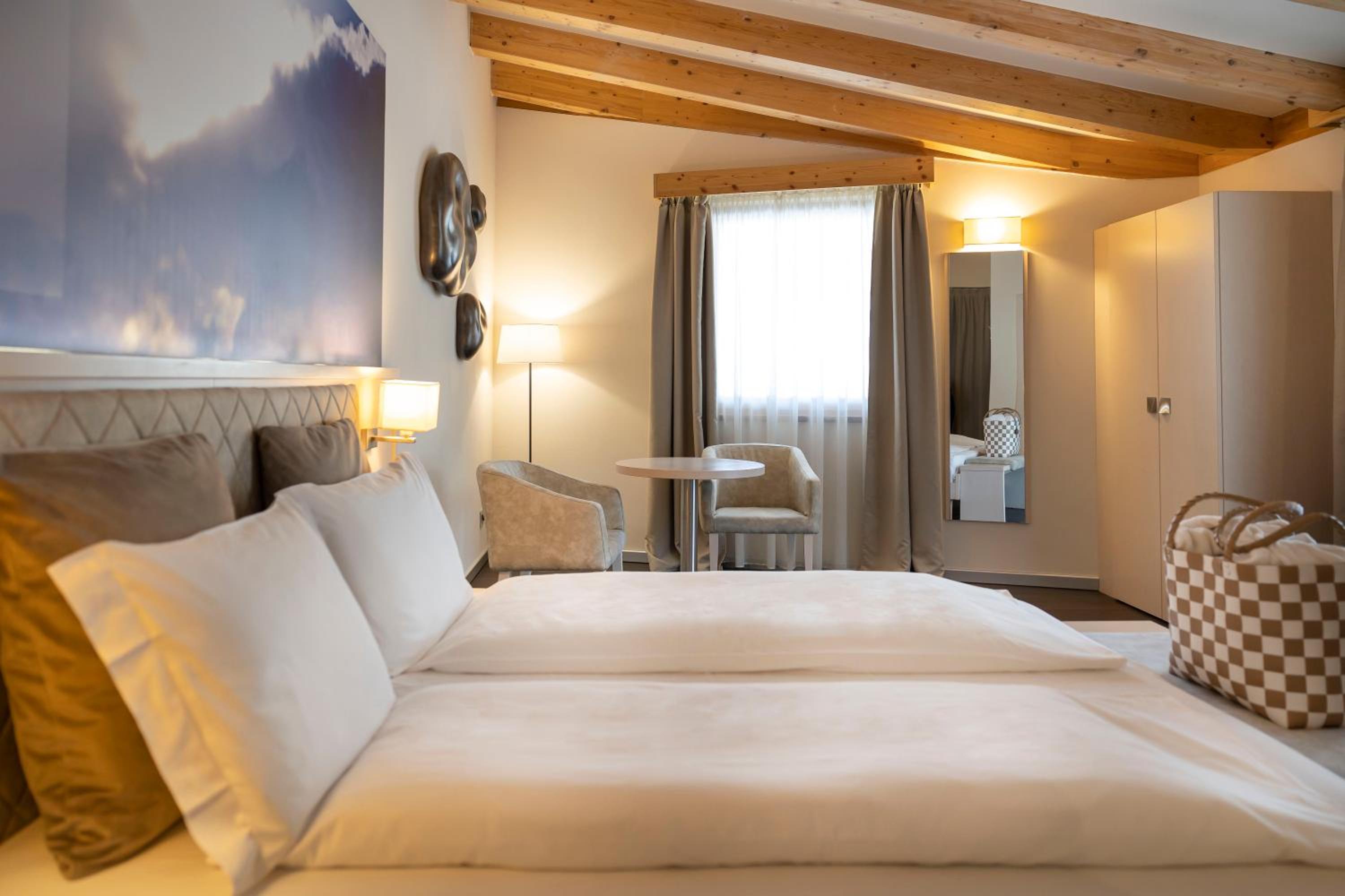 Superior Double or Twin Room - Photo 8