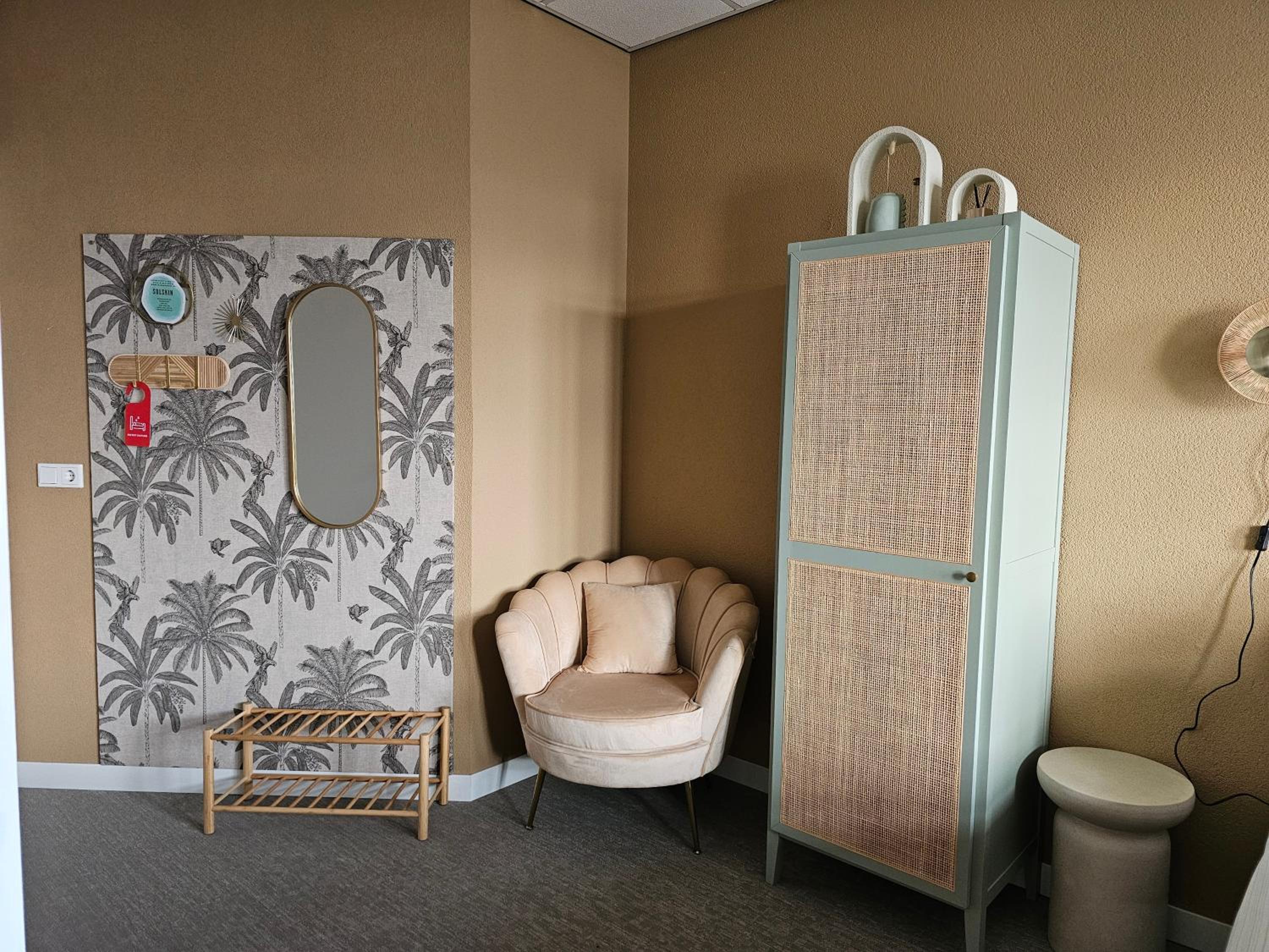 Deluxe Sea Side Loggia and Elevator Access Twin Room - Photo 1