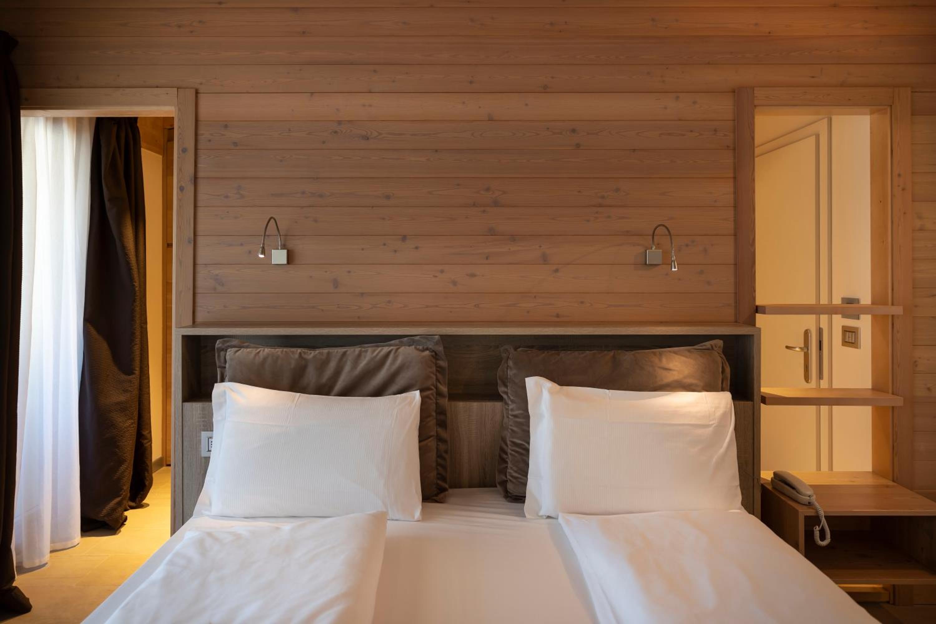 Superior Double or Twin Room - Photo 3