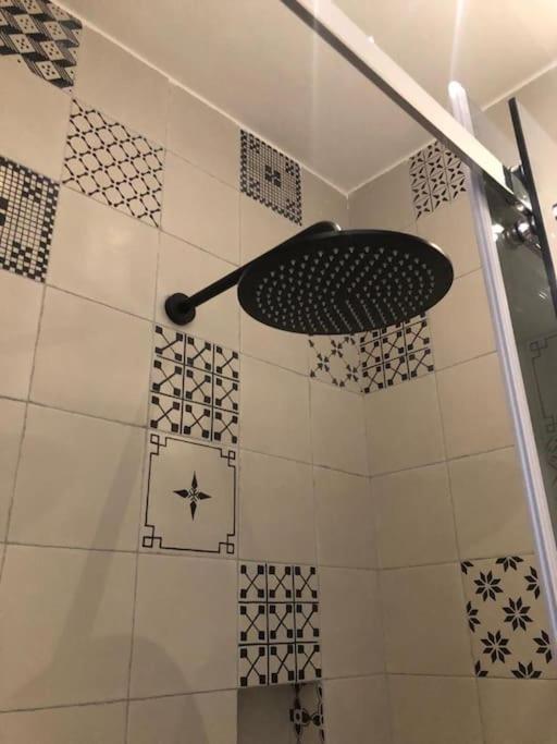 Double Room with Private Bathroom - Photo 10