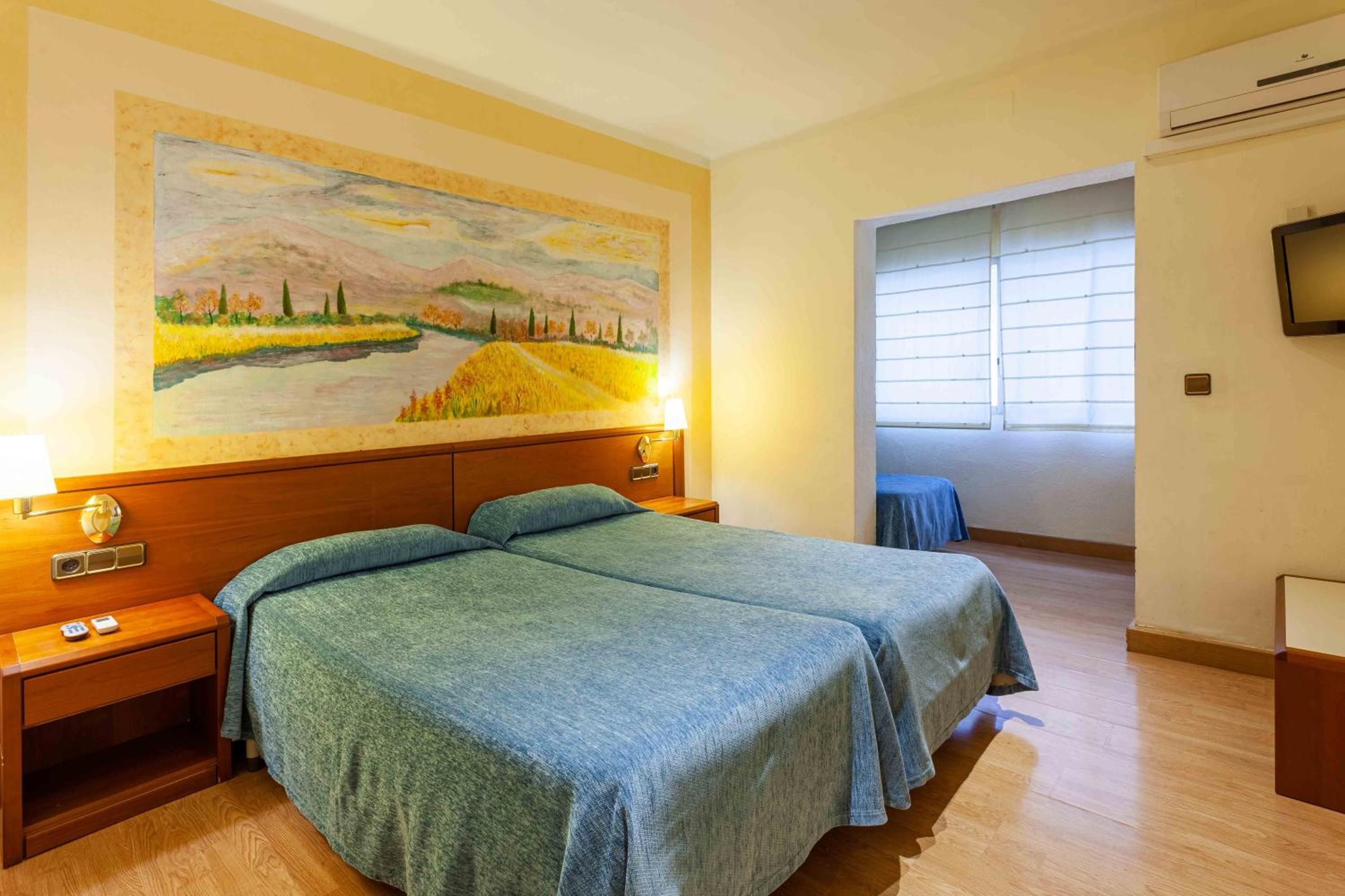 Standard Triple Room photo 3