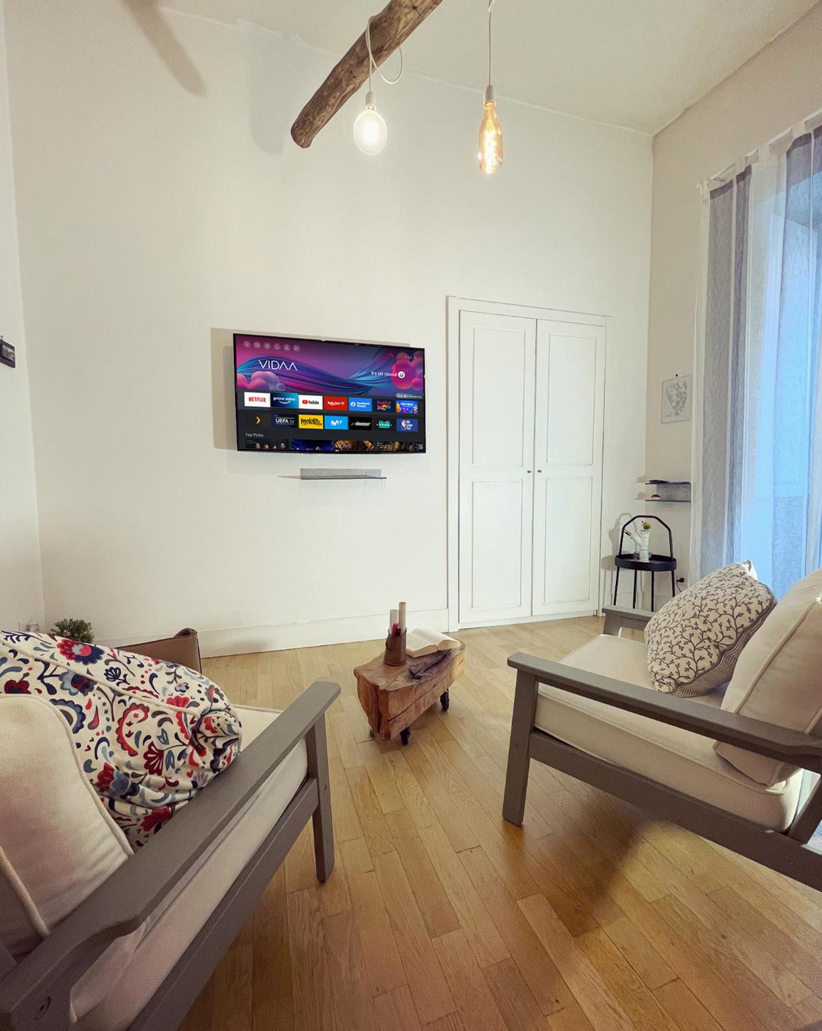One-Bedroom Apartment with Sea View photo 2