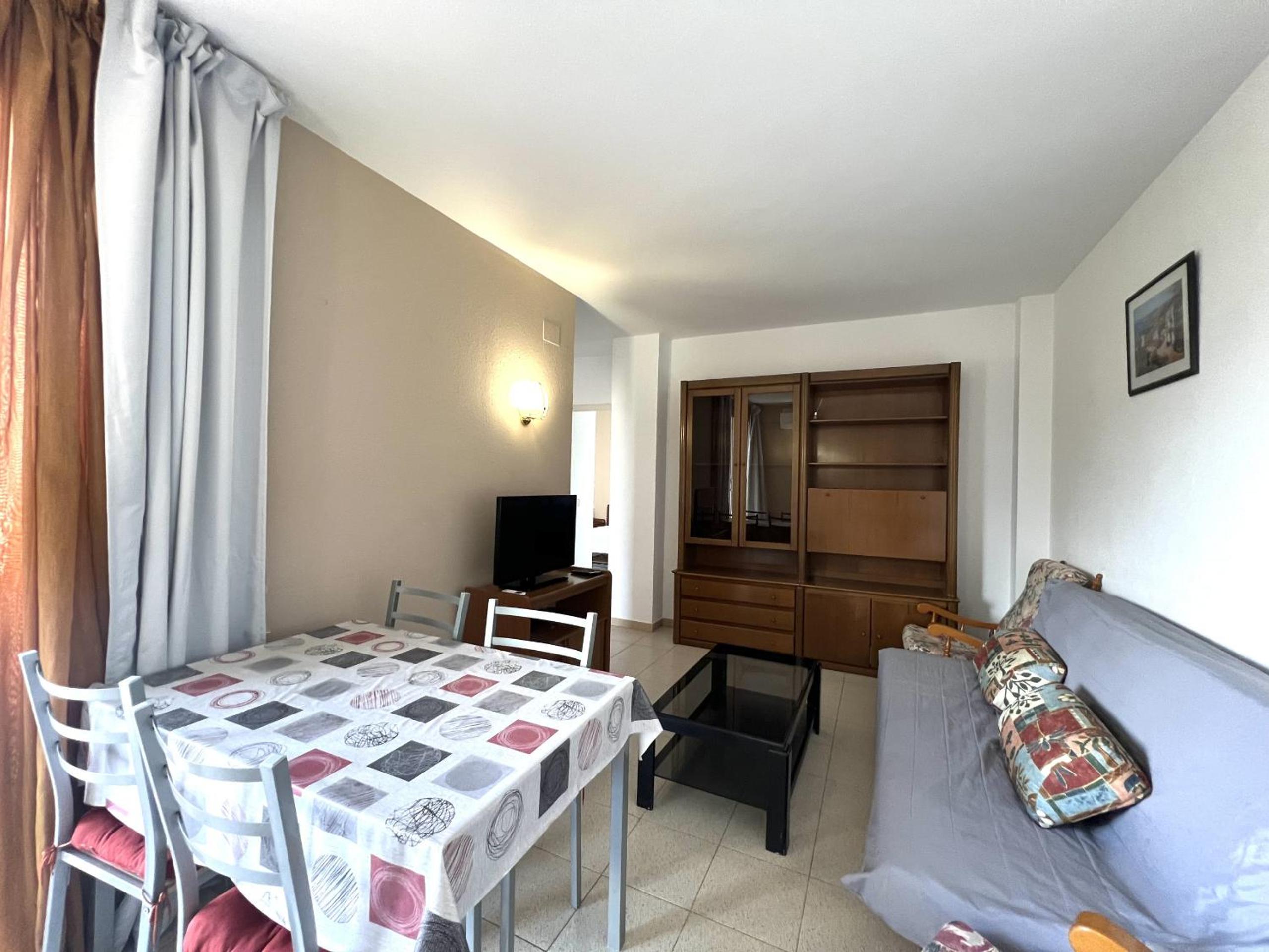 Apartment with Mountain View