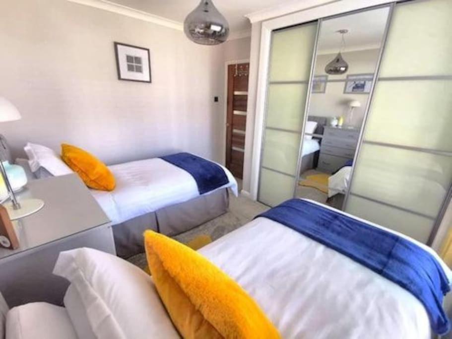 Three-Bedroom House photo 1