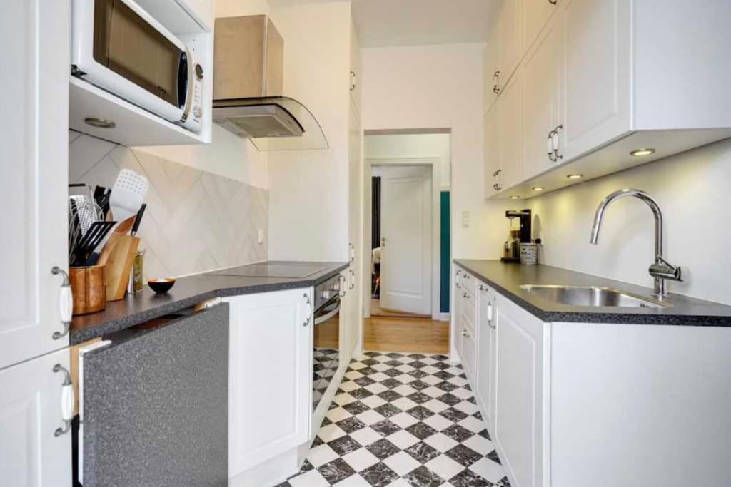 One-Bedroom Apartment photo 2