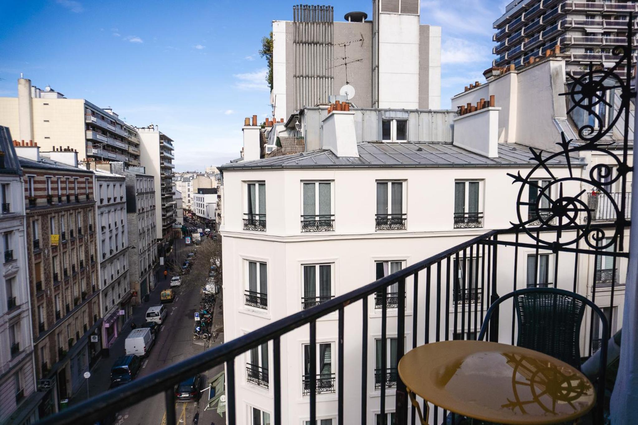 Deluxe Double Room with Balcony photo 3