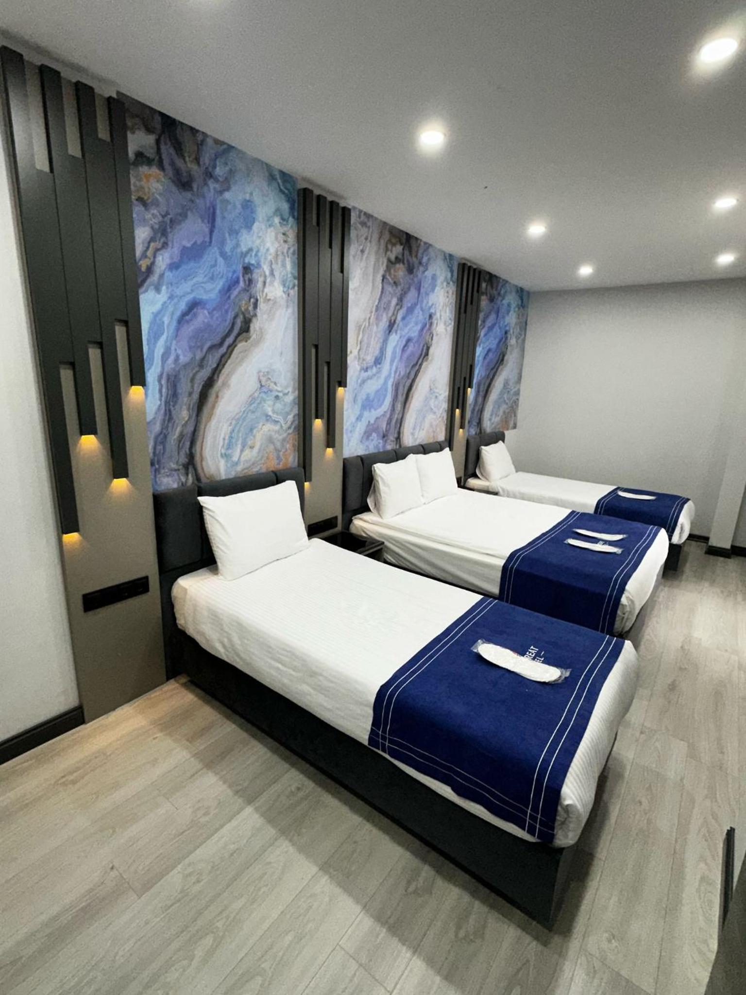 Quadruple Room - Photo 1