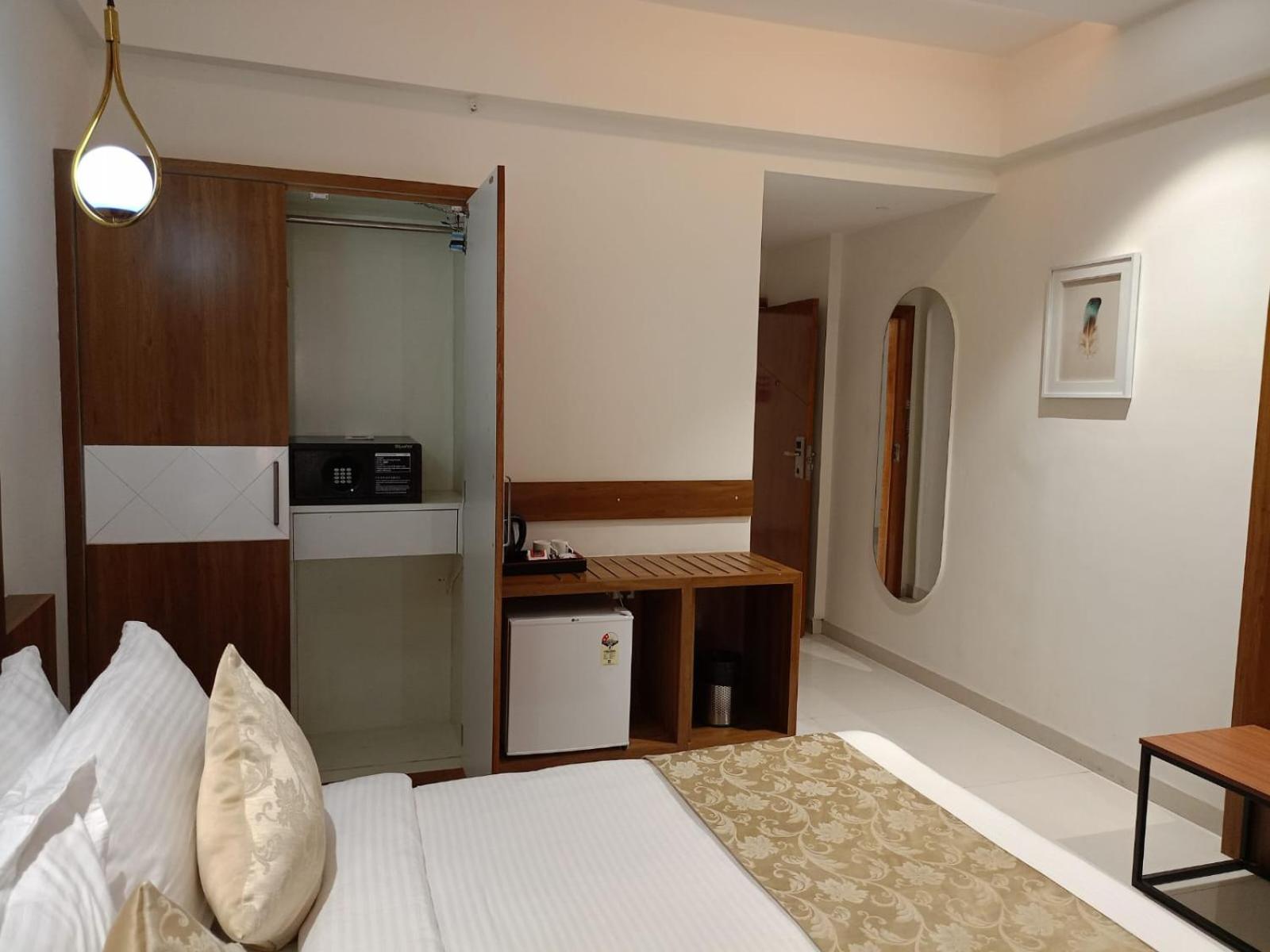 Standard Double Room - Photo 2