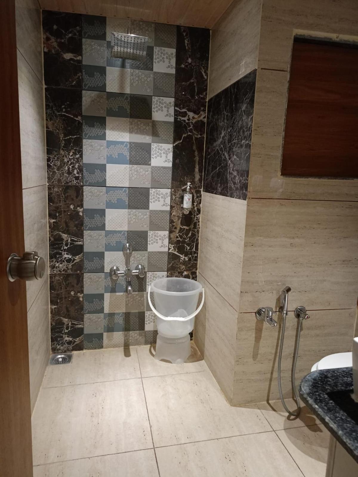 Standard Double Room - Photo 3