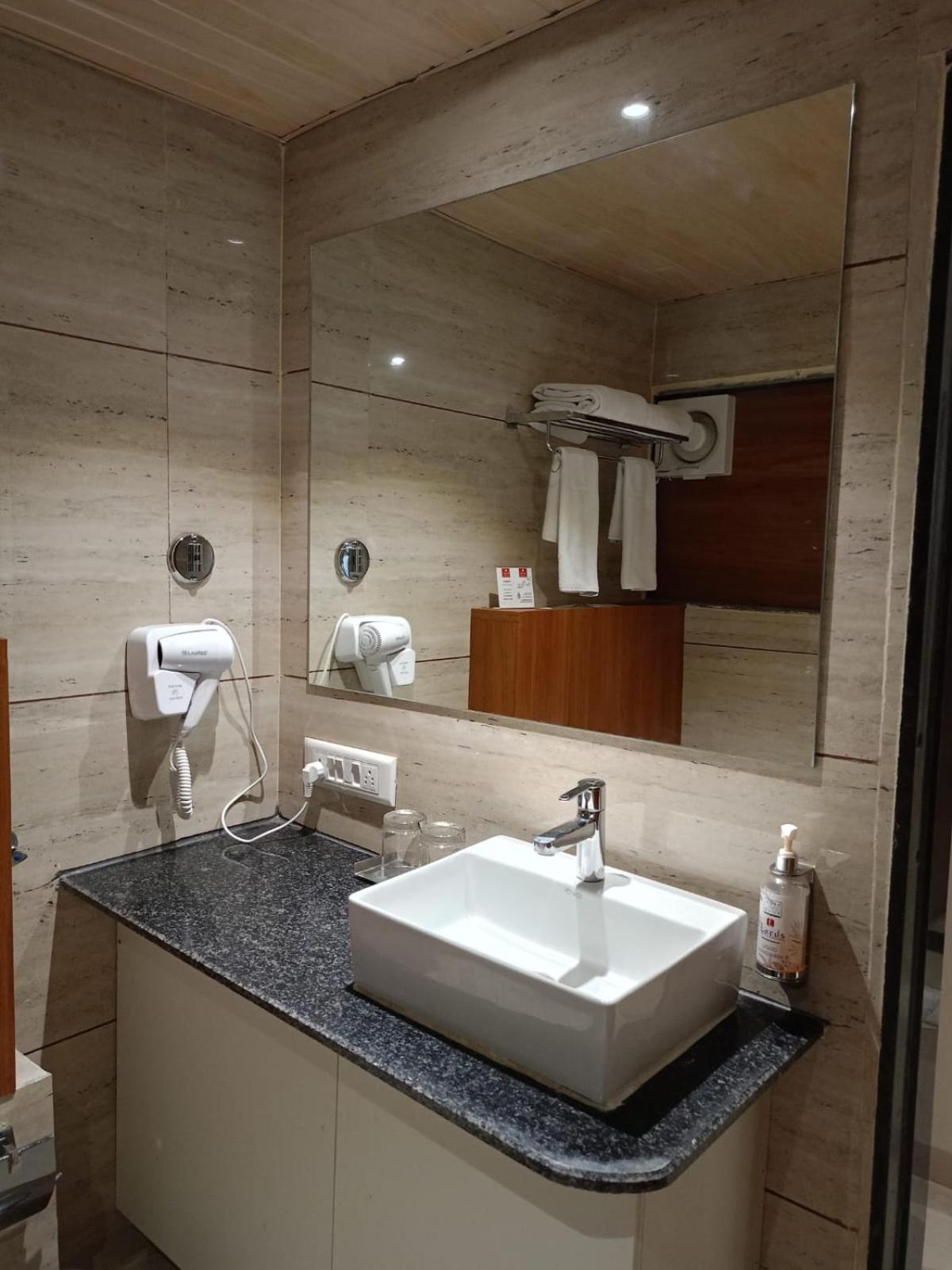 Deluxe Double Room - Photo 2