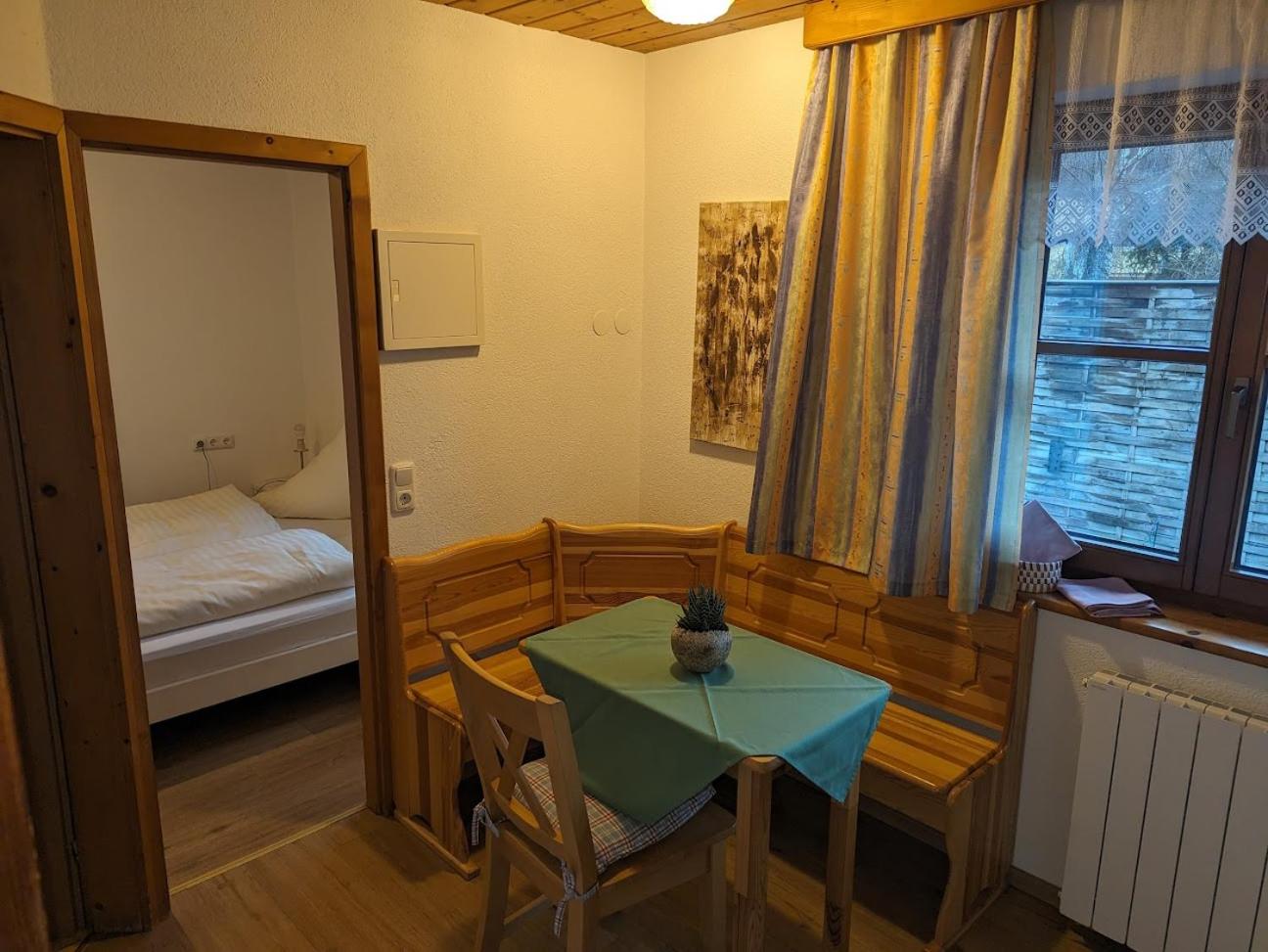Apartment (1-2 Adults)
