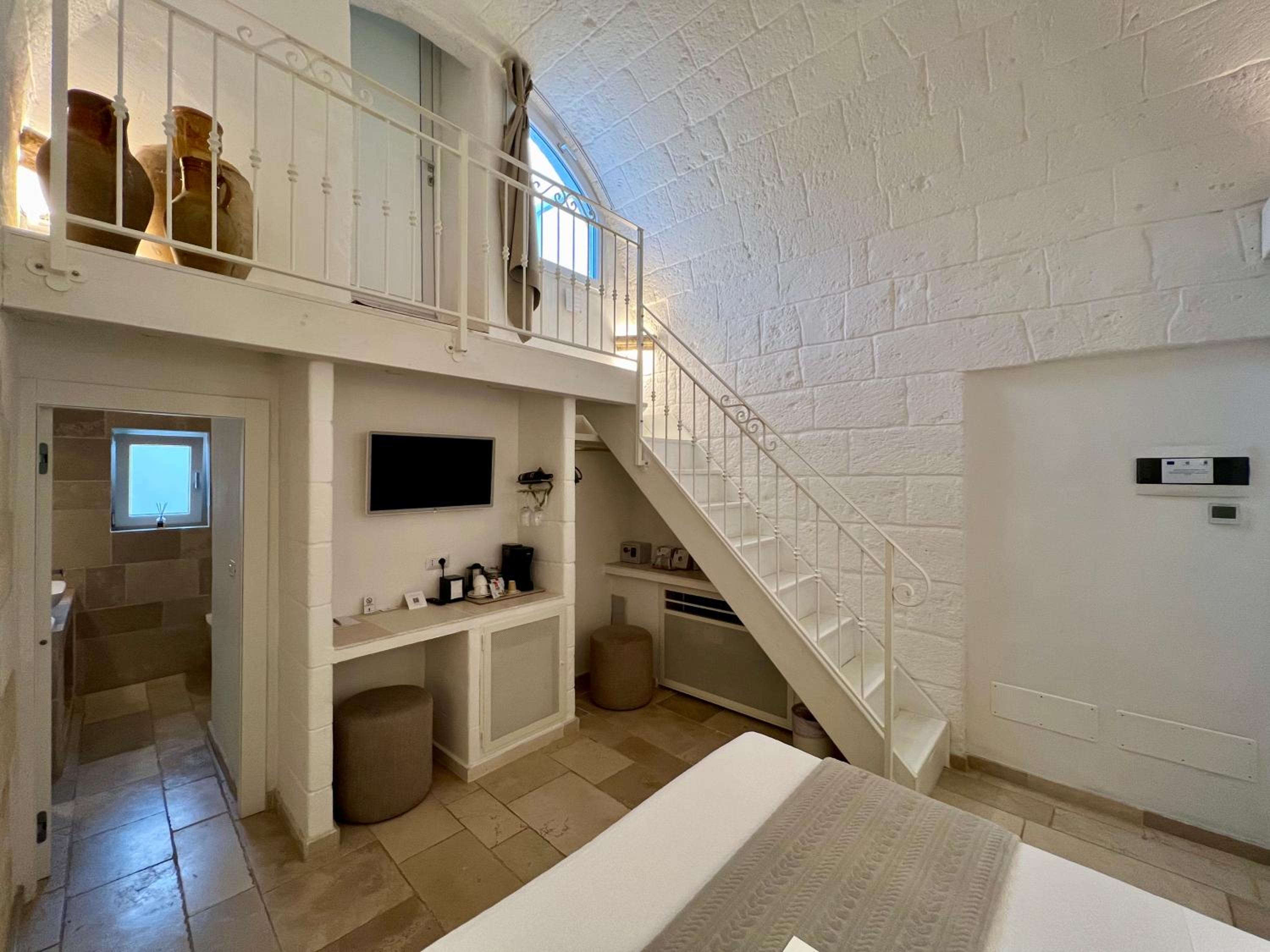 Double Room - Photo 7