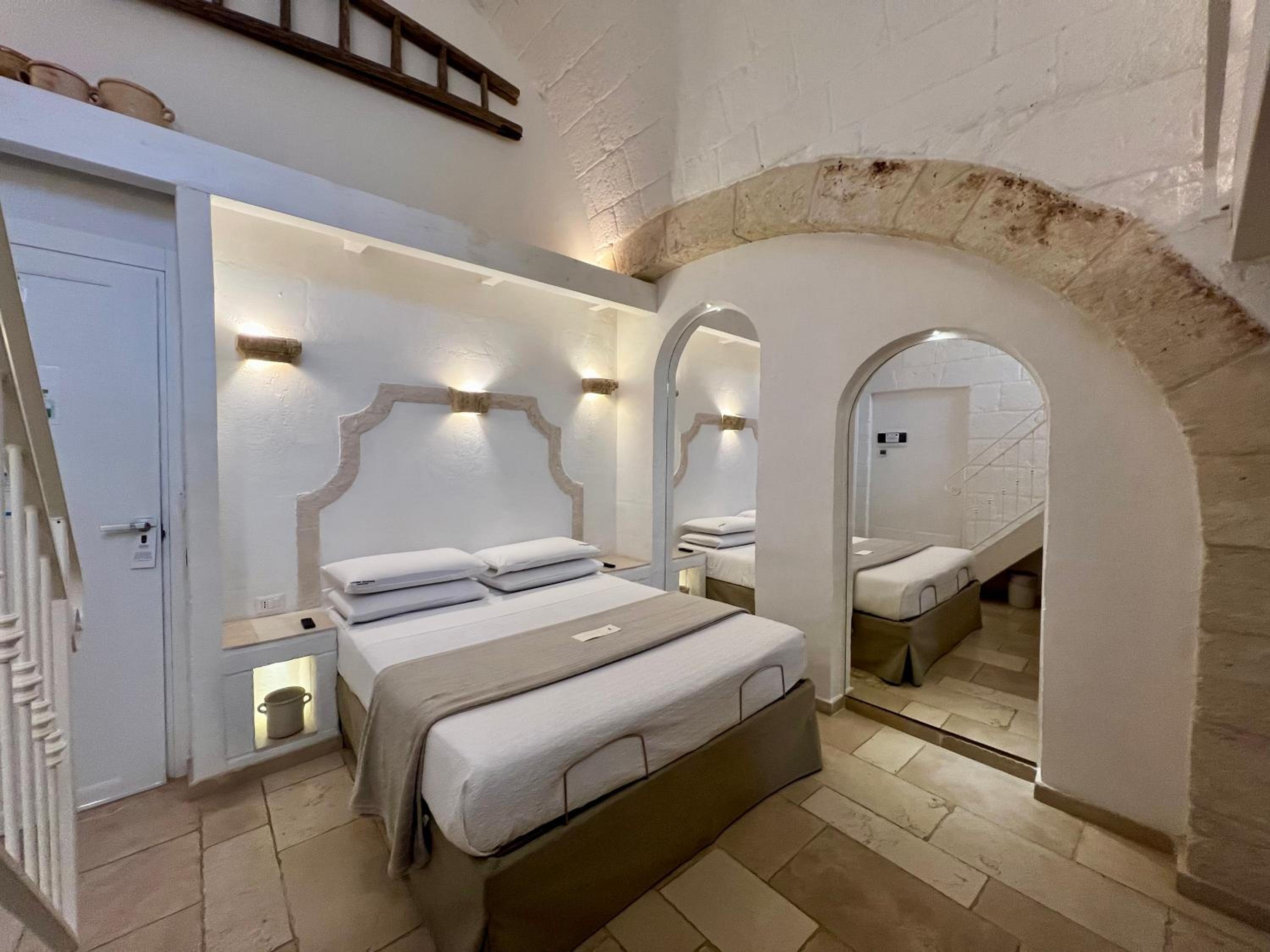 Double Room - Photo 1
