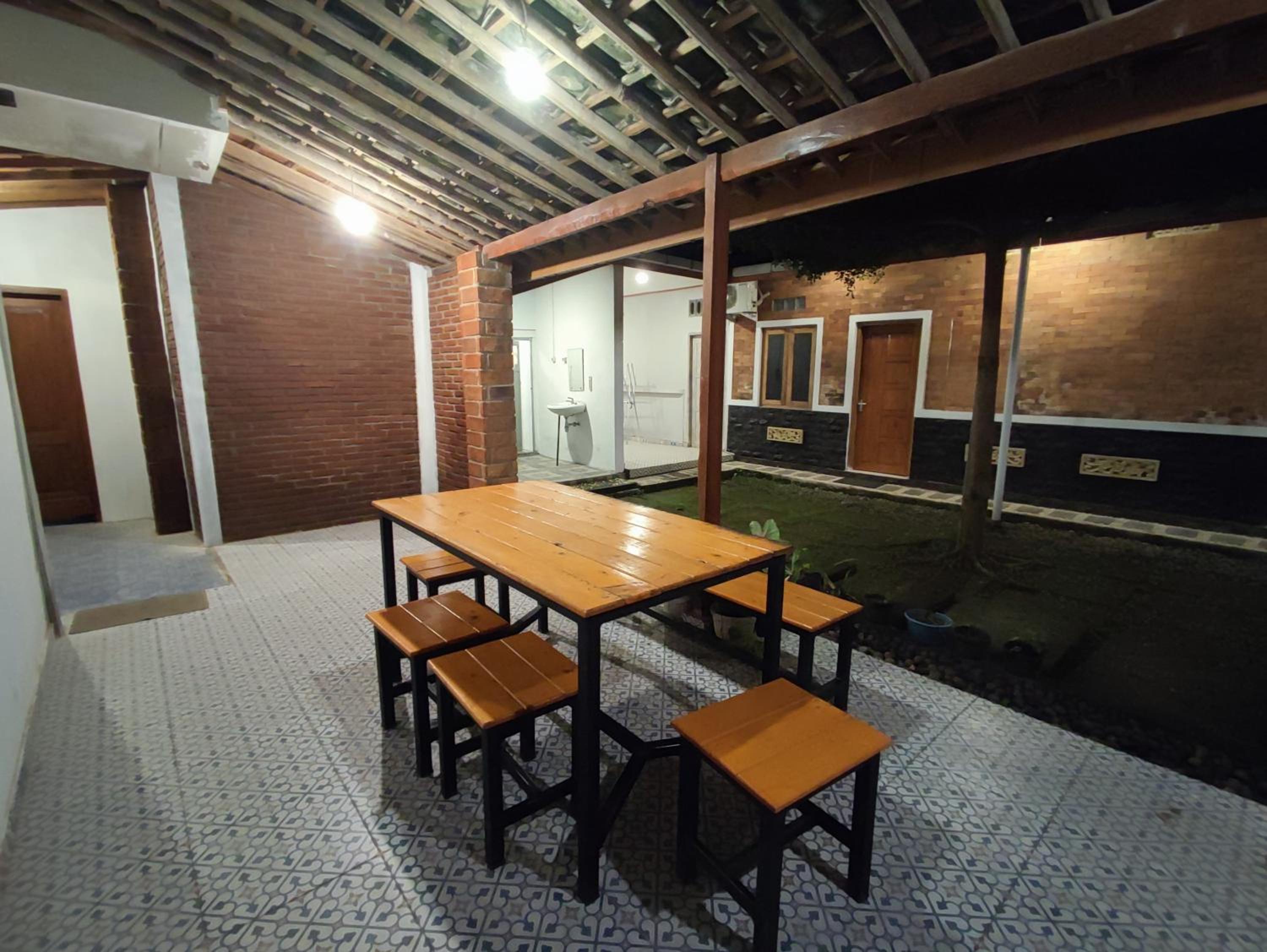 Deluxe Family Room - Photo 10