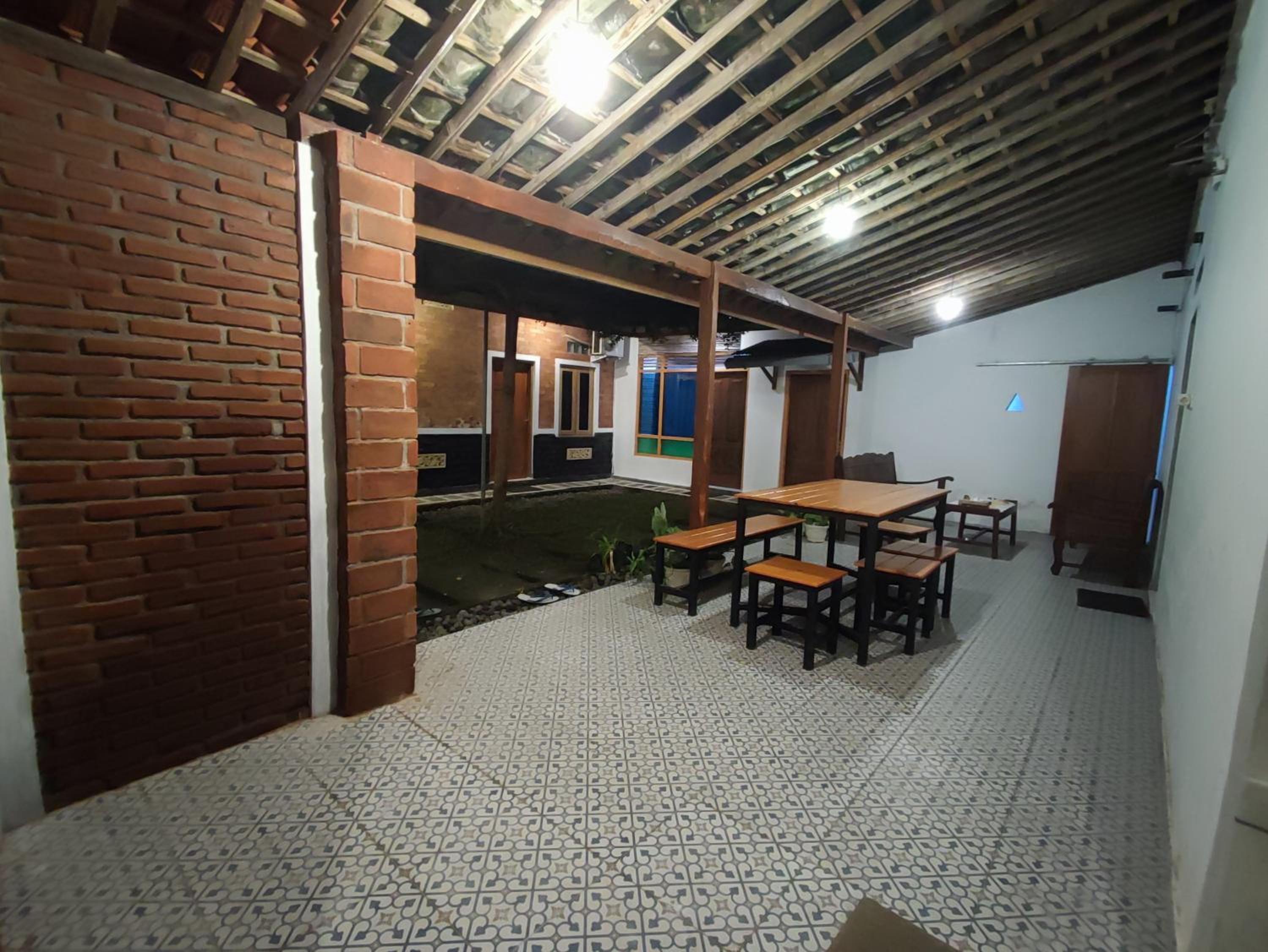 Deluxe Family Room - Photo 7