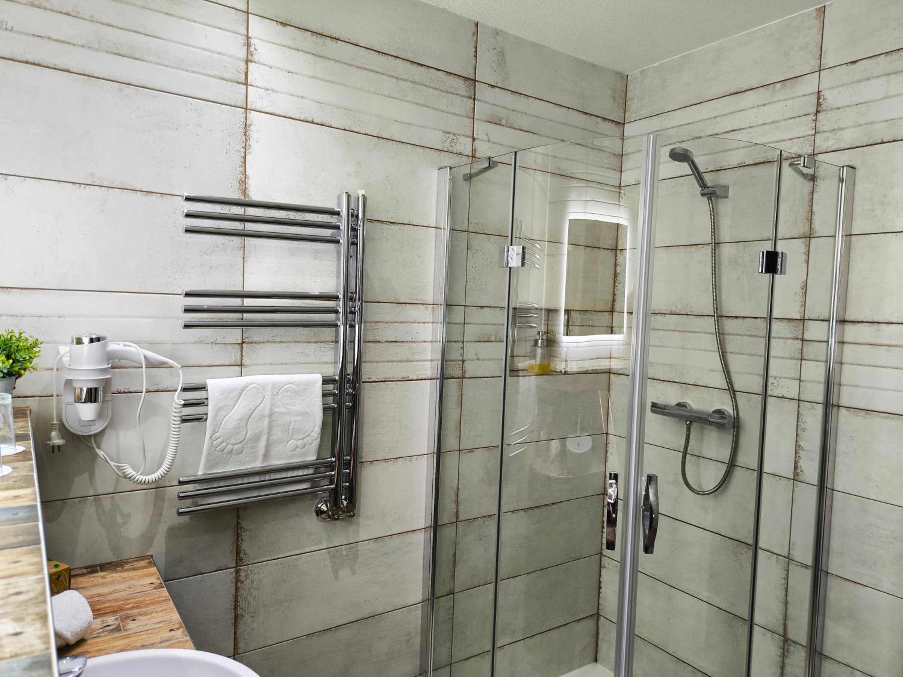 Double Room - Photo 6